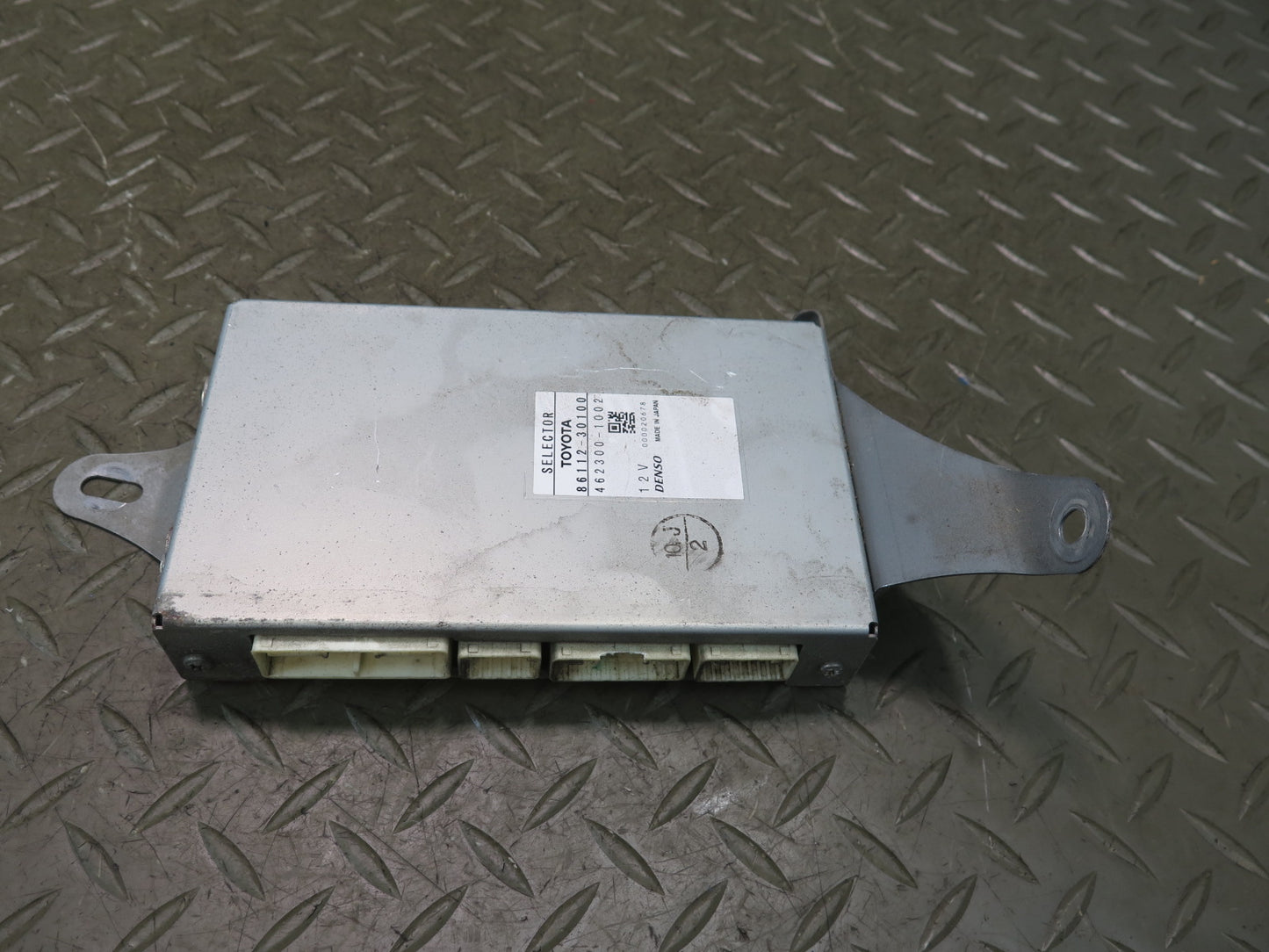 07-09 Lexus UVF46L LS600h LS460 Display Selector Control Module 86112-30100 OEM