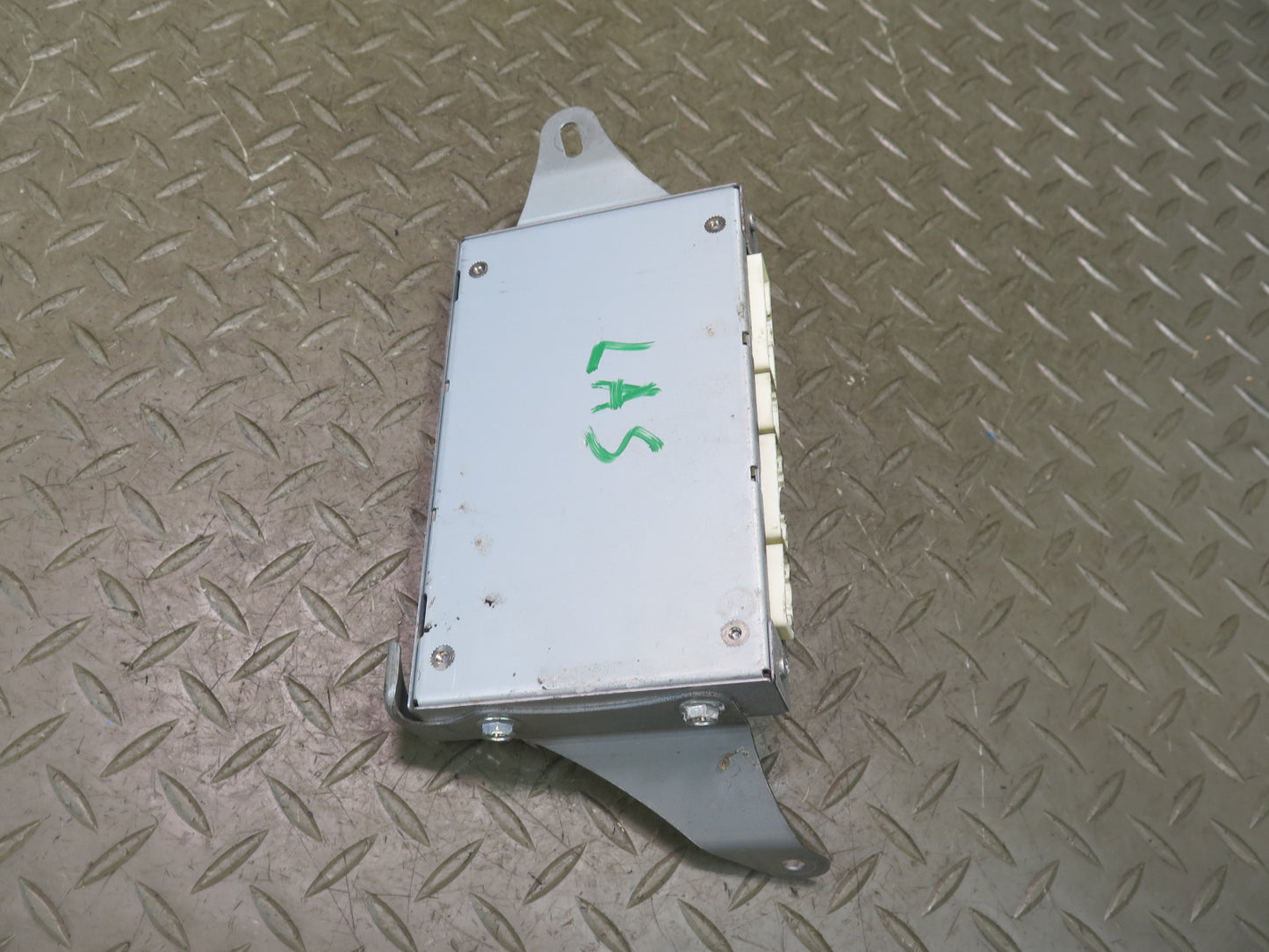 07-09 Lexus UVF46L LS600h LS460 Display Selector Control Module 86112-30100 OEM