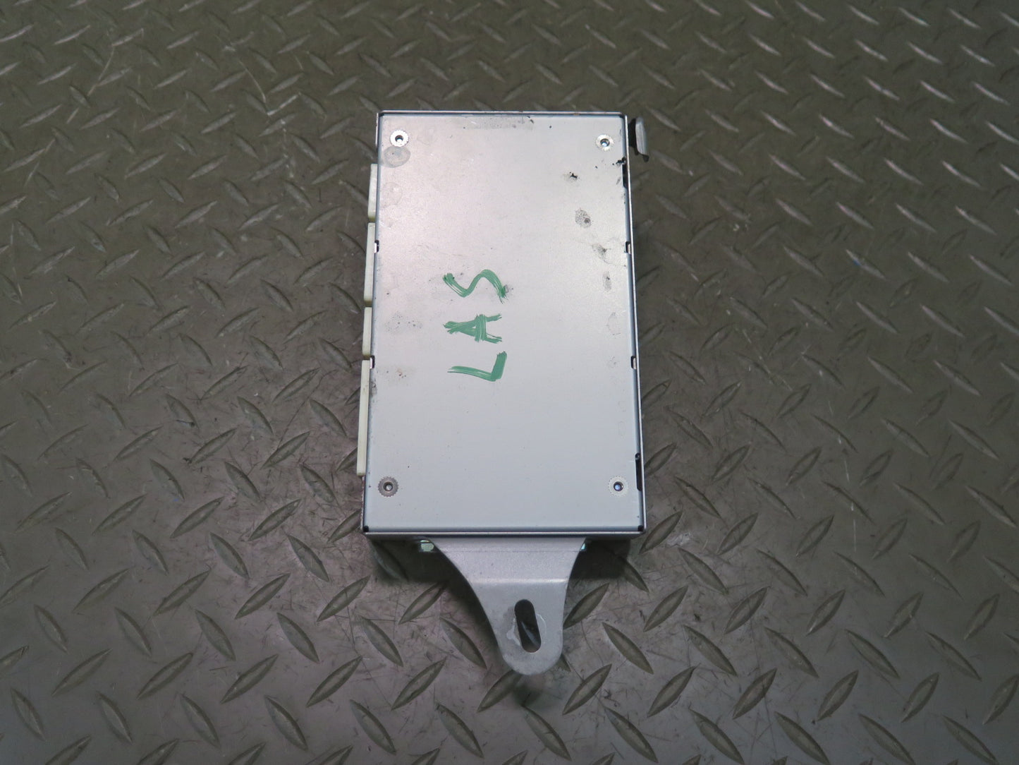 07-09 Lexus UVF46L LS600h LS460 Display Selector Control Module 86112-30100 OEM