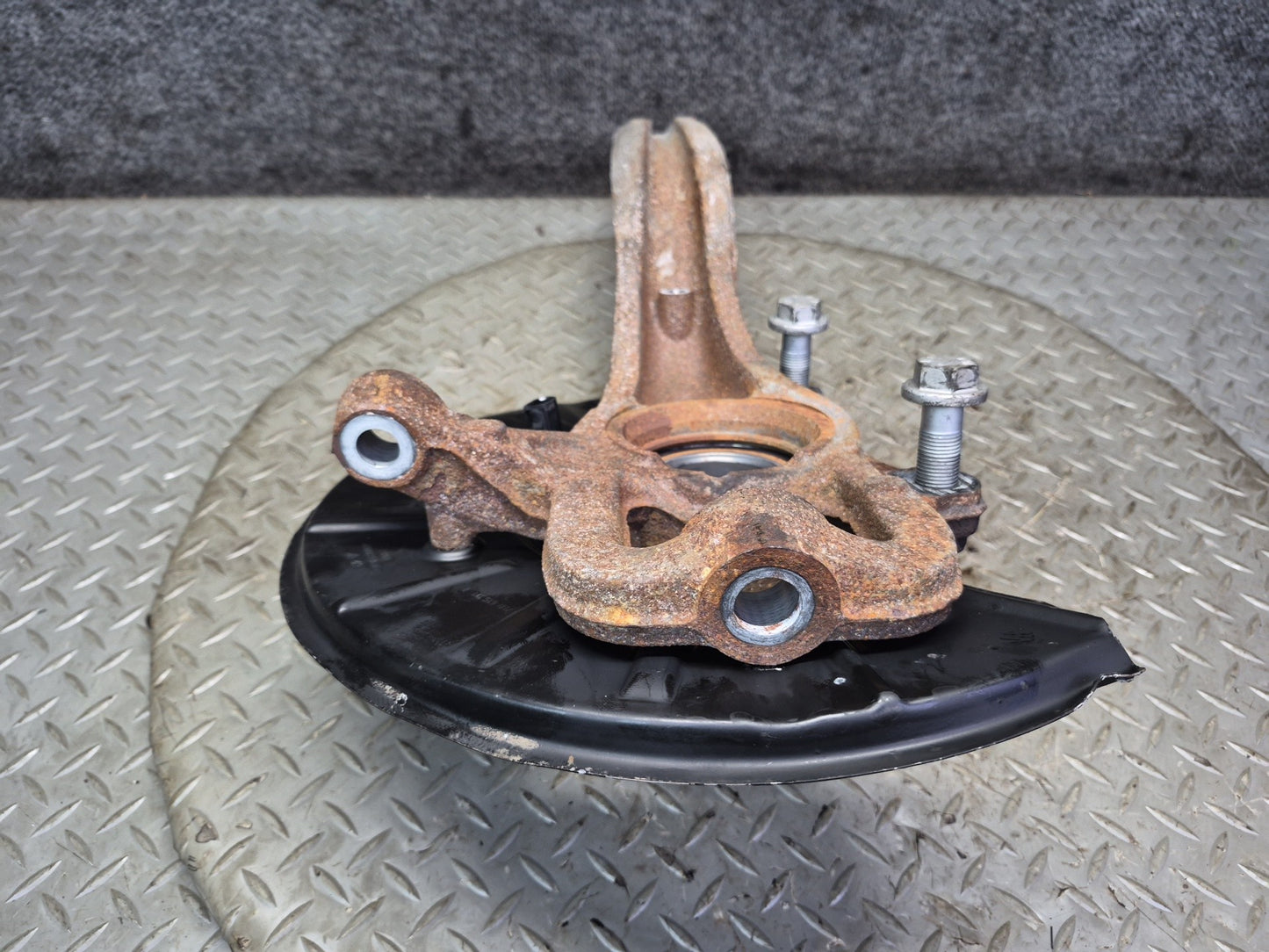11-15 Audi 4L Q7 AWD Front Left Spindle Knuckle Wheel Hub Bearing 7P6407245A OEM