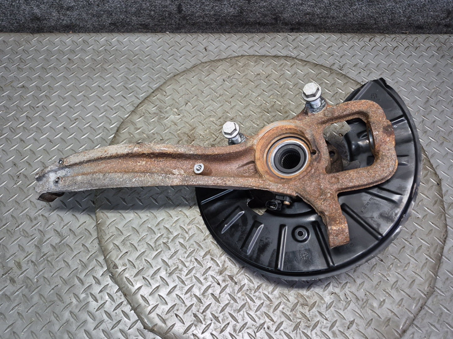 11-15 Audi 4L Q7 AWD Front Left Spindle Knuckle Wheel Hub Bearing 7P6407245A OEM
