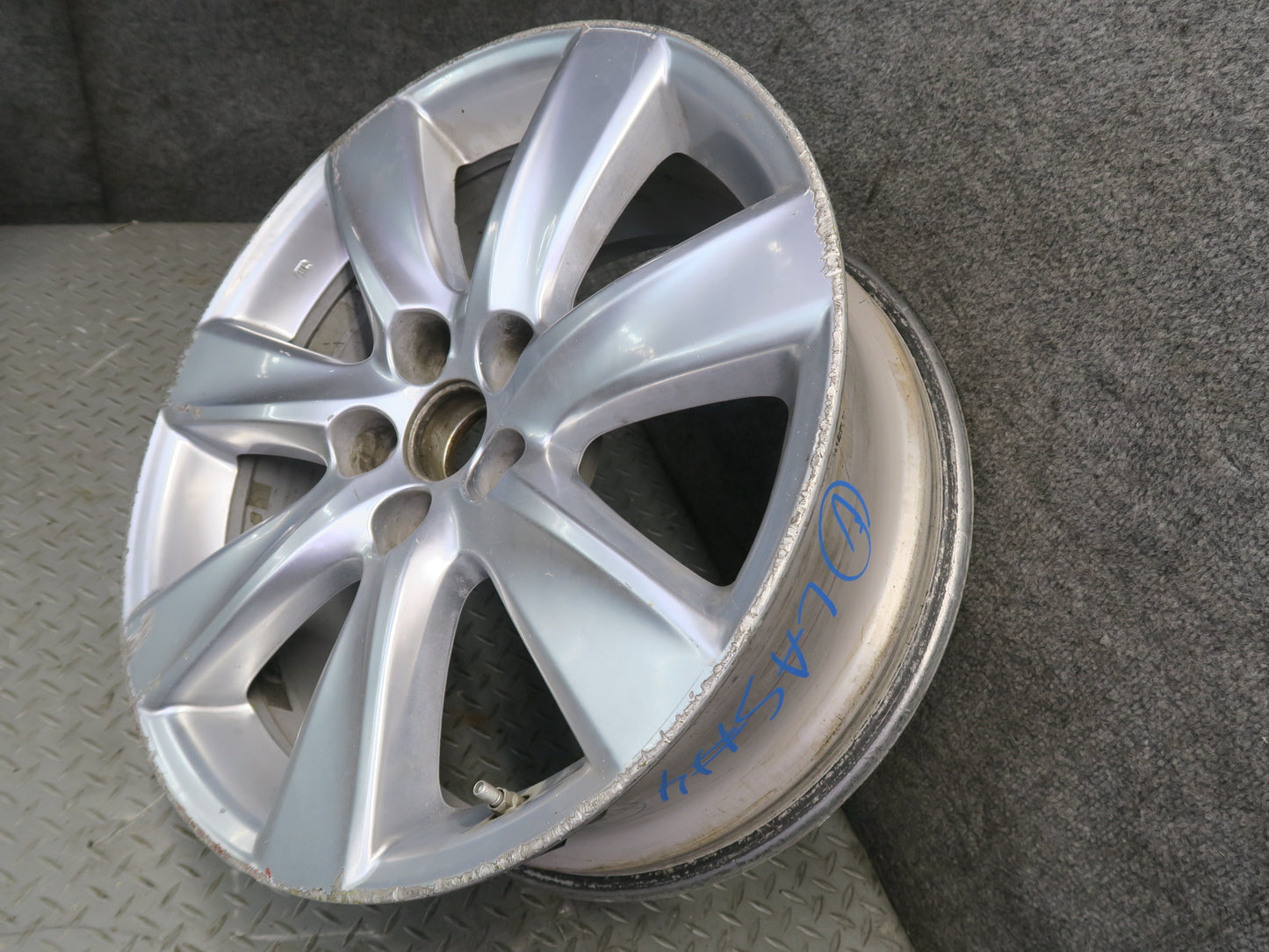 08-16 Lexus UVF46L LS600h Factory Alloy R19 19" Wheel Rim 19x8J ET35 OEM
