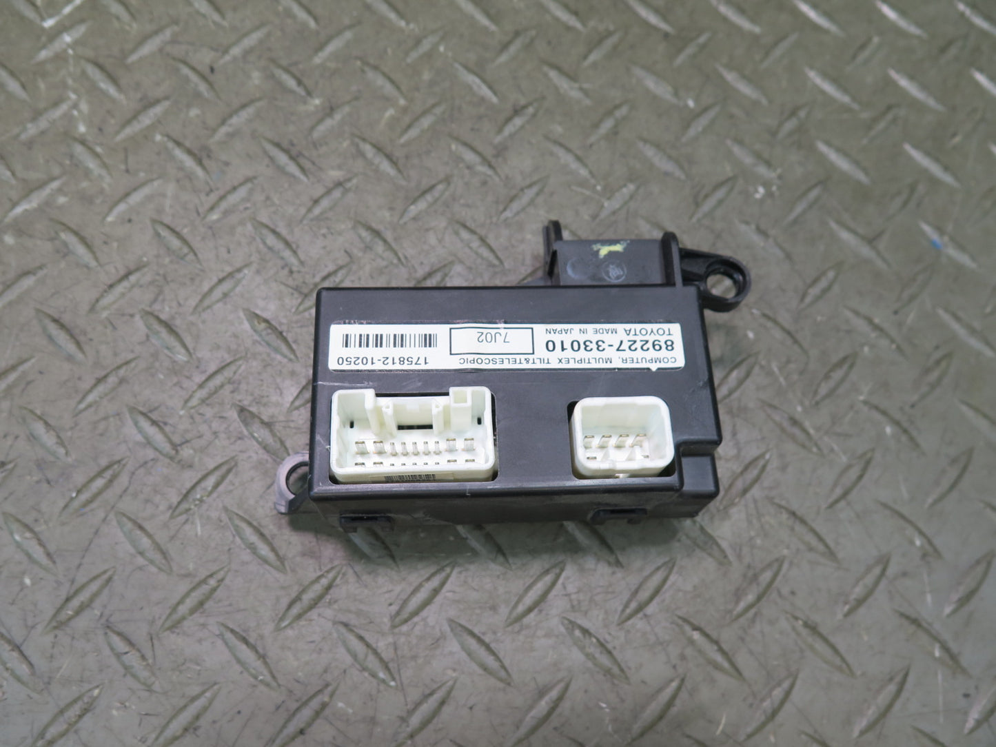07-09 Lexus UVF46L LS600h LS460 Tilt & Telescopic Control Module 89227-33010 OEM