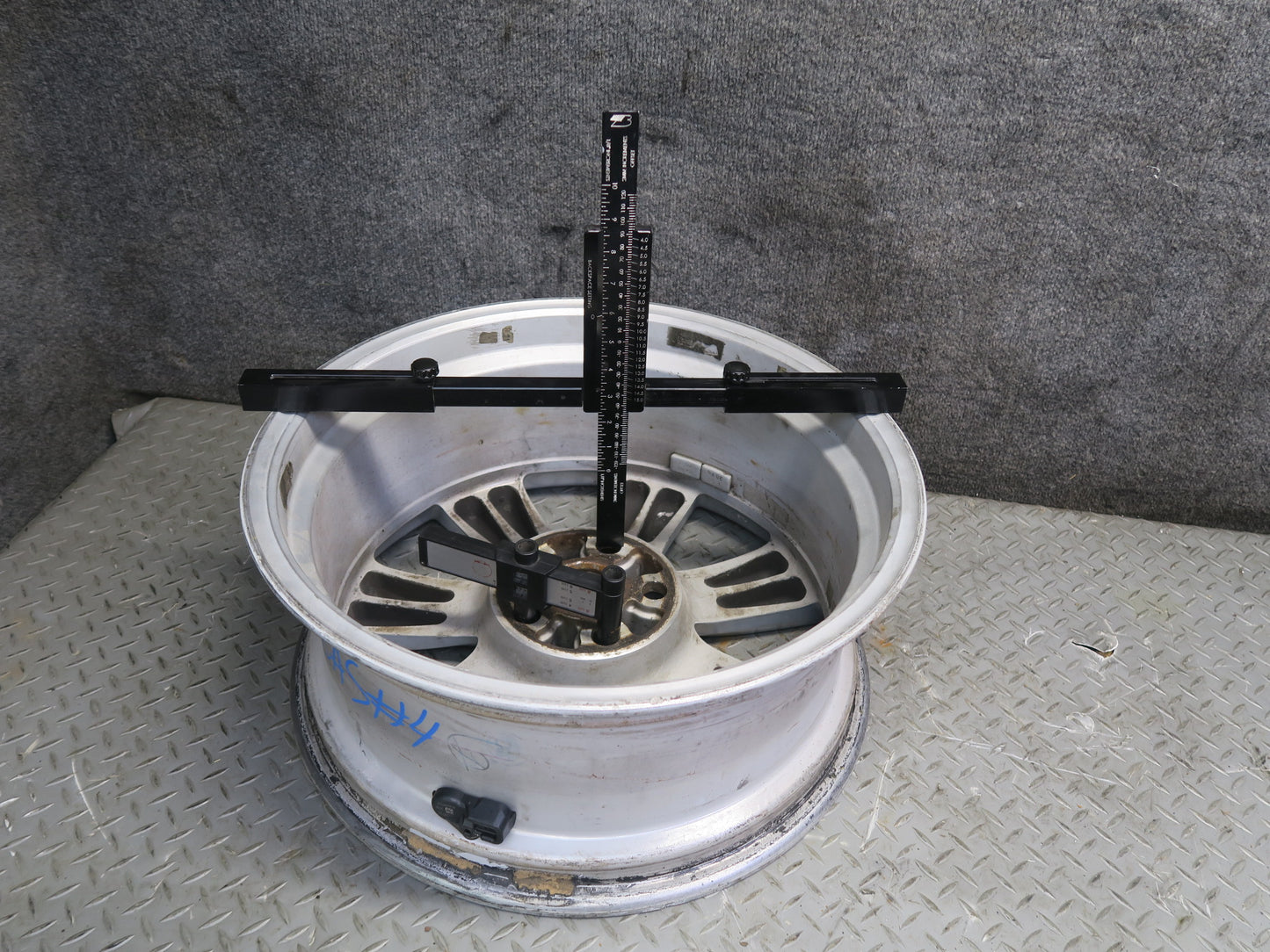 08-16 Lexus UVF46L LS600h Factory Alloy R19 19" Wheel Rim 19x8J ET35 OEM