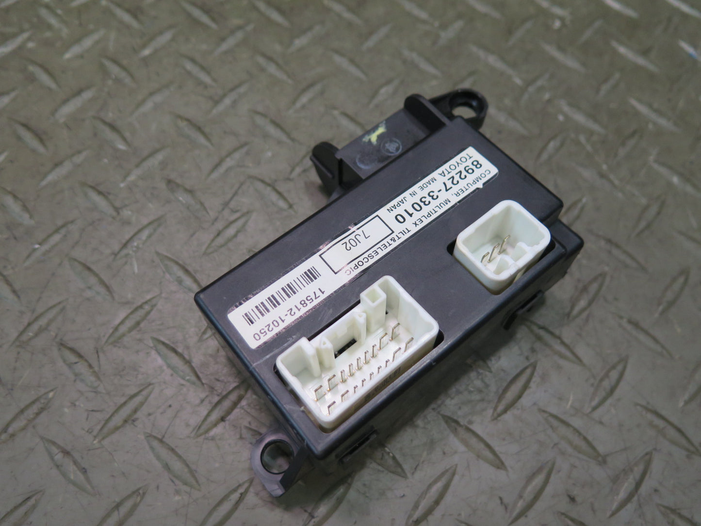 07-09 Lexus UVF46L LS600h LS460 Tilt & Telescopic Control Module 89227-33010 OEM