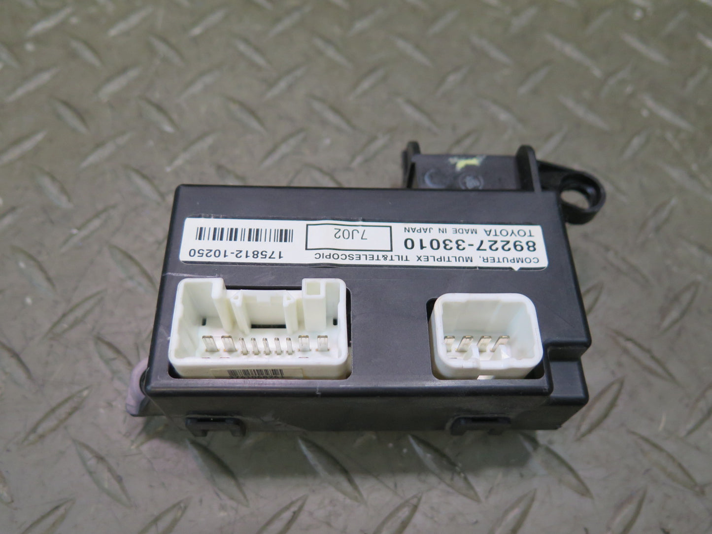 07-09 Lexus UVF46L LS600h LS460 Tilt & Telescopic Control Module 89227-33010 OEM