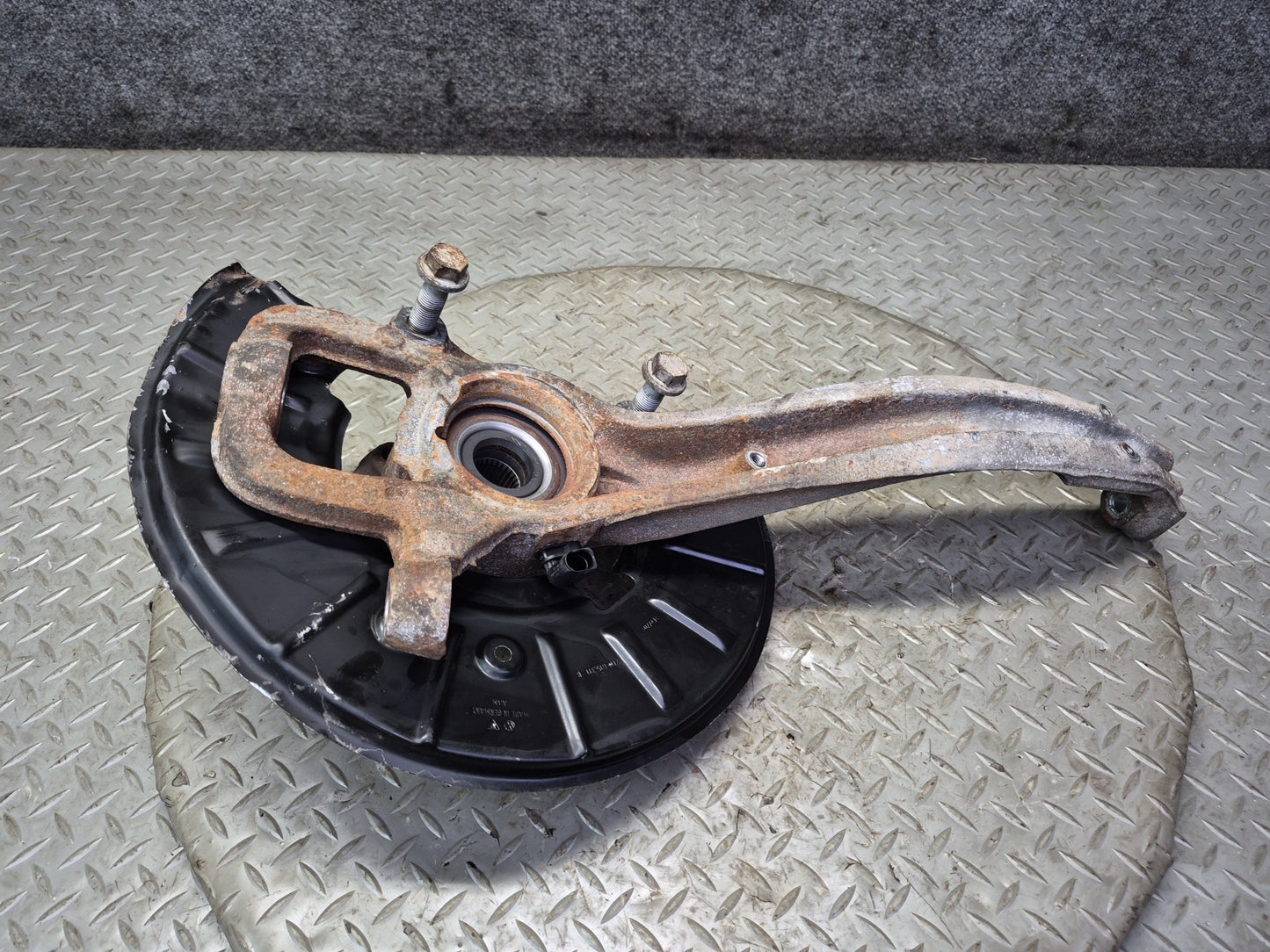 11-15 Audi 4L Q7 3.0L AWD Front Right Spindle Knuckle Wheel Hub 7P6407246A OEM