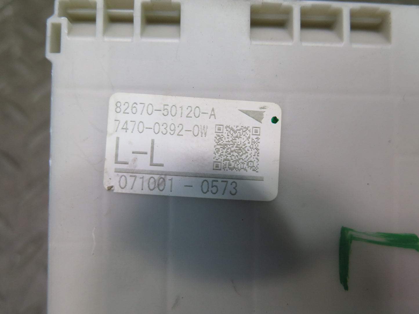 07-09 Lexus UVF46L LS600h LS460 Rear Trunk Junction Fuse Relay Box Module OEM