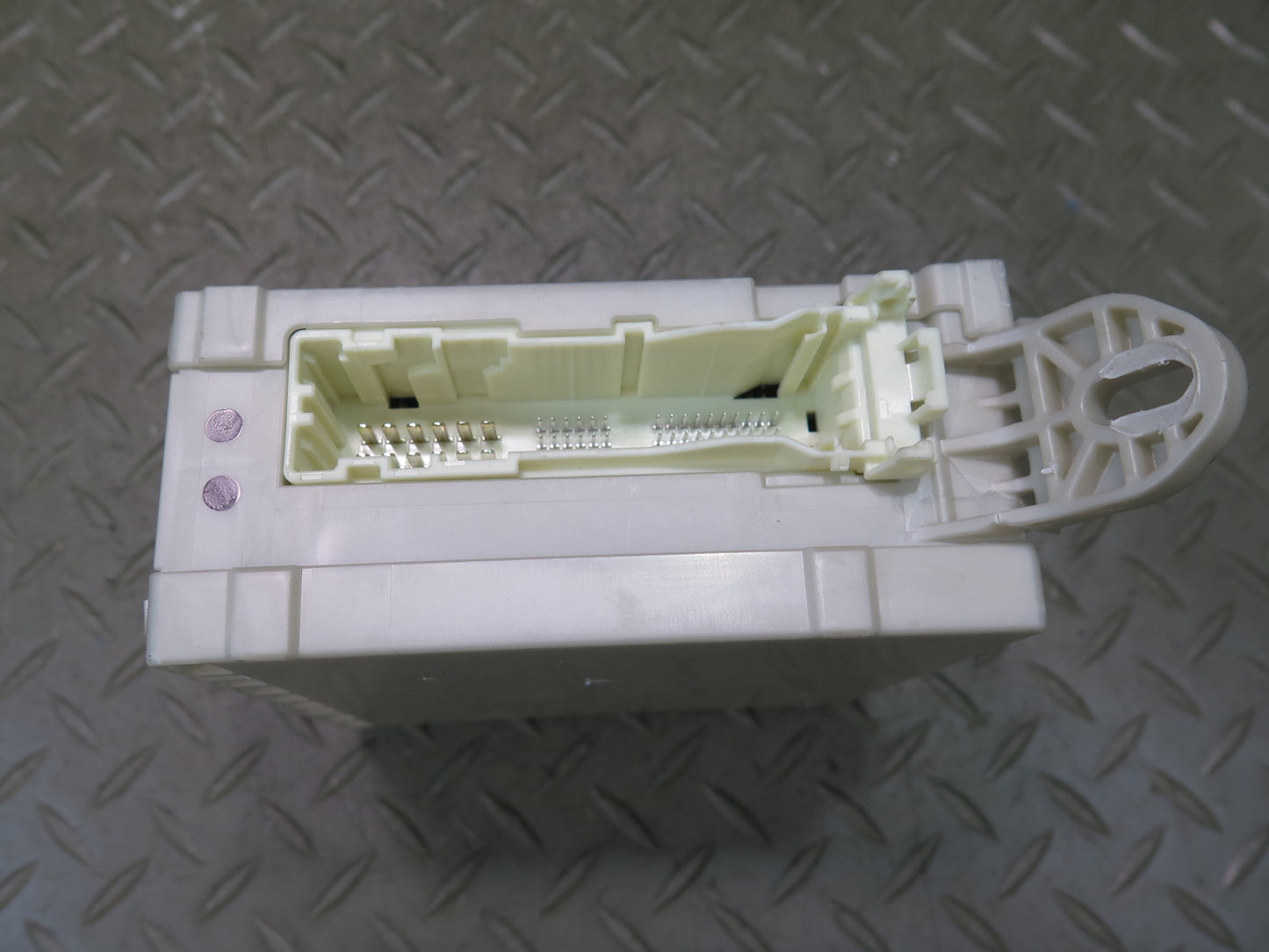 07-09 Lexus UVF46L LS600h LS460 Rear Trunk Junction Fuse Relay Box Module OEM