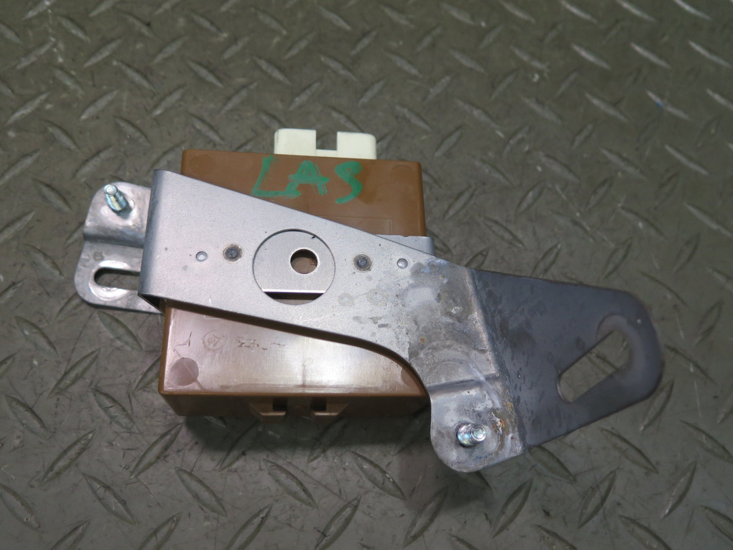07-09 Lexus UVF46L LS600h LS460 Parking Brake Control Module 89050-50010 OEM