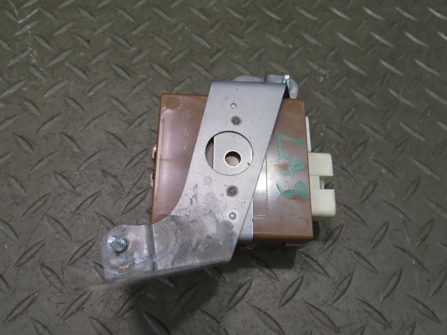 07-09 Lexus UVF46L LS600h LS460 Parking Brake Control Module 89050-50010 OEM