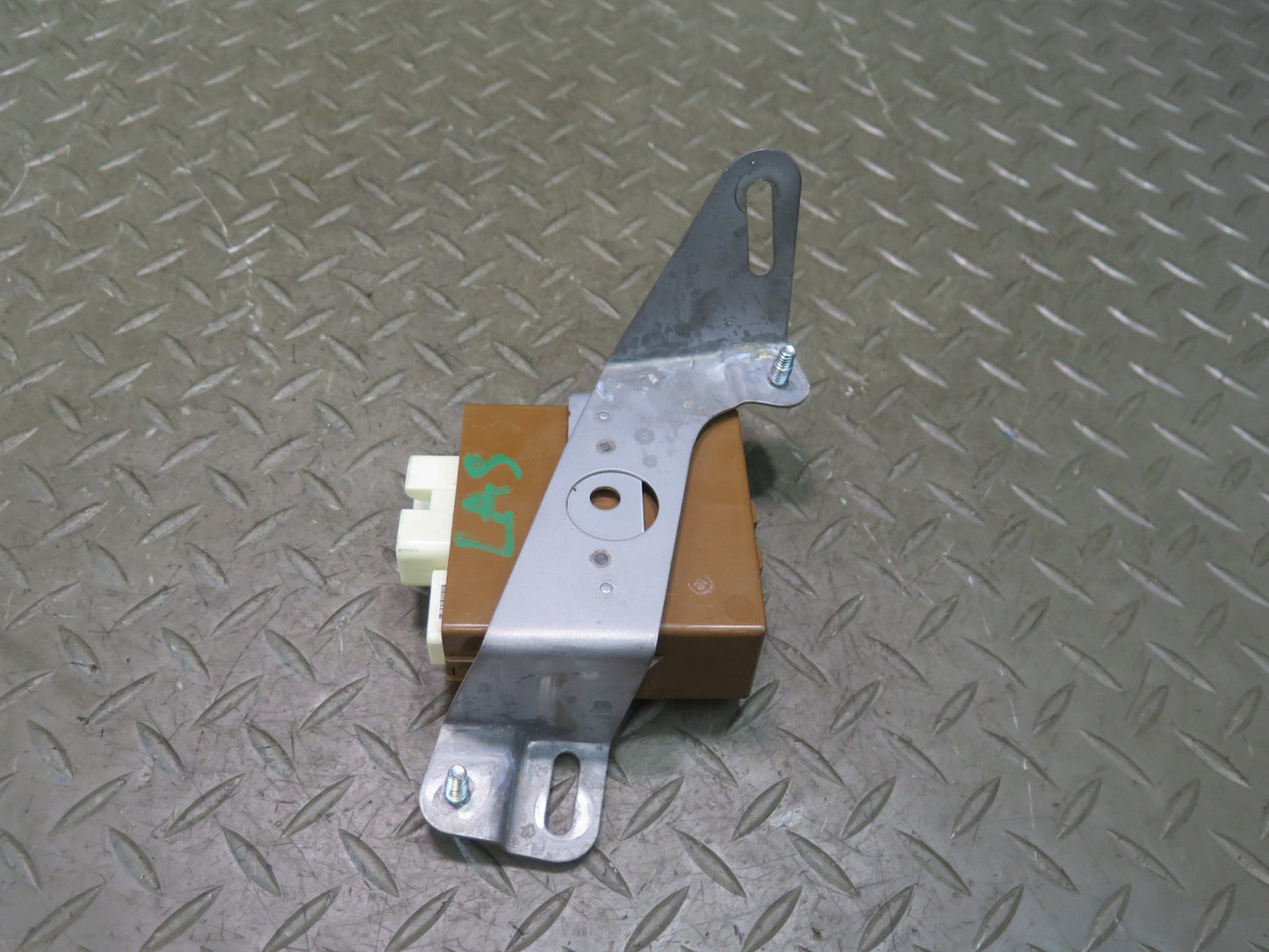 07-09 Lexus UVF46L LS600h LS460 Parking Brake Control Module 89050-50010 OEM