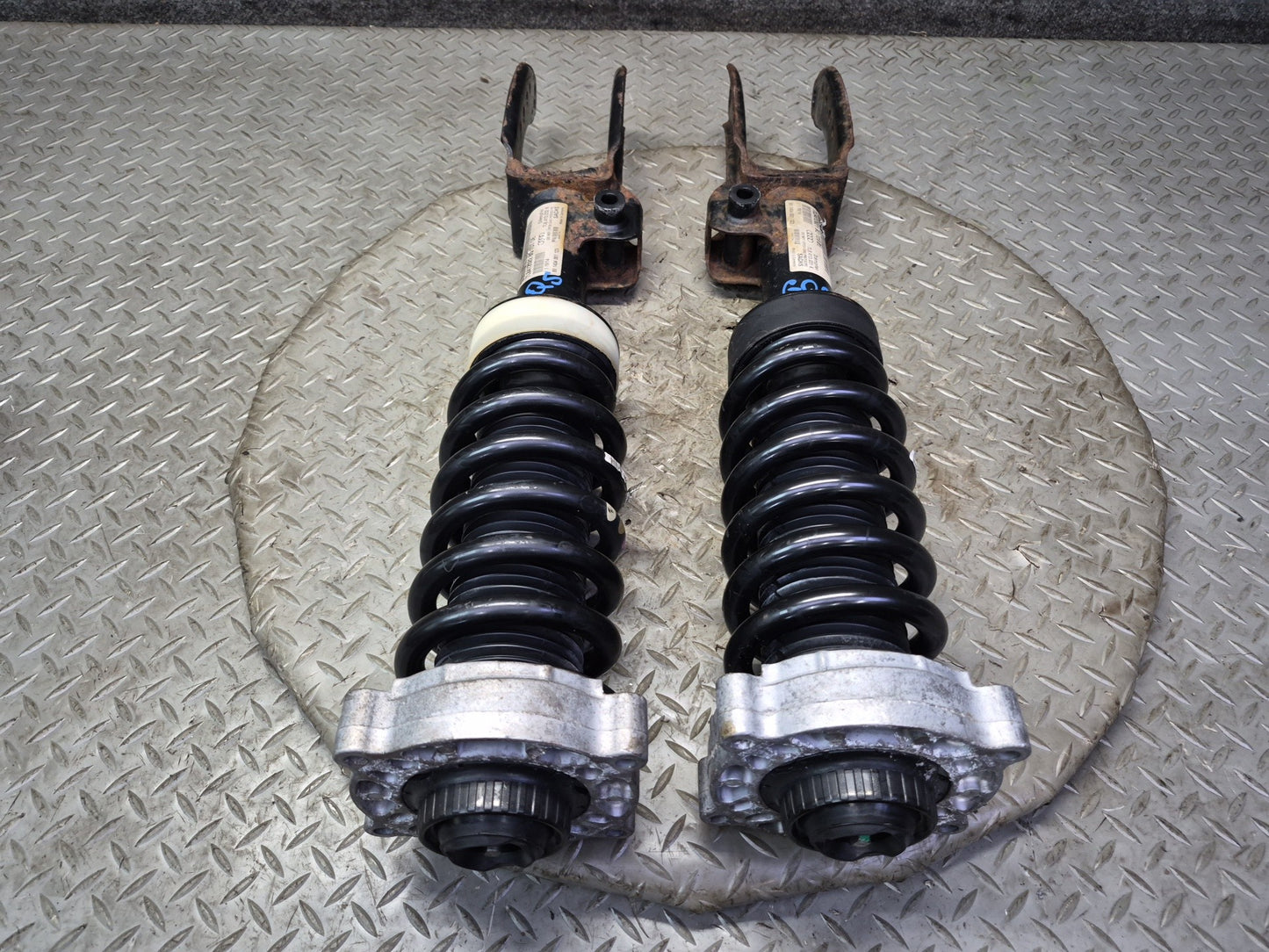 07-15 Audi 4L Q7 AWD Set of 2 Front Left & Right Strut Shock Absorber OEM