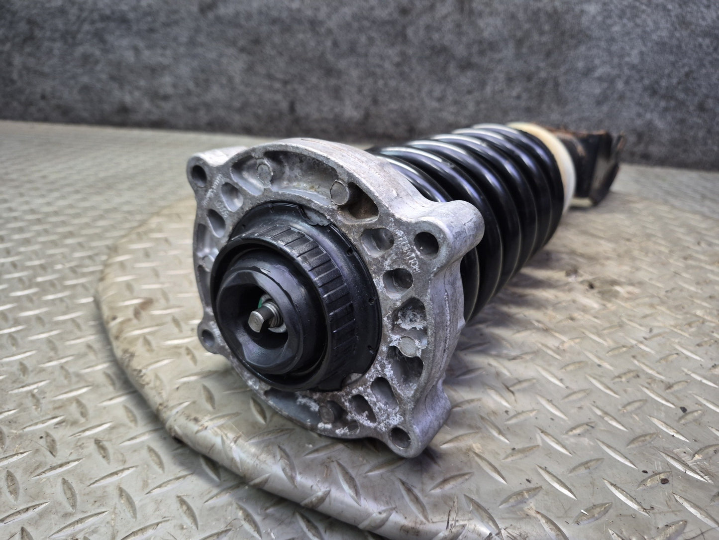 07-15 Audi 4L Q7 AWD Set of 2 Front Left & Right Strut Shock Absorber OEM