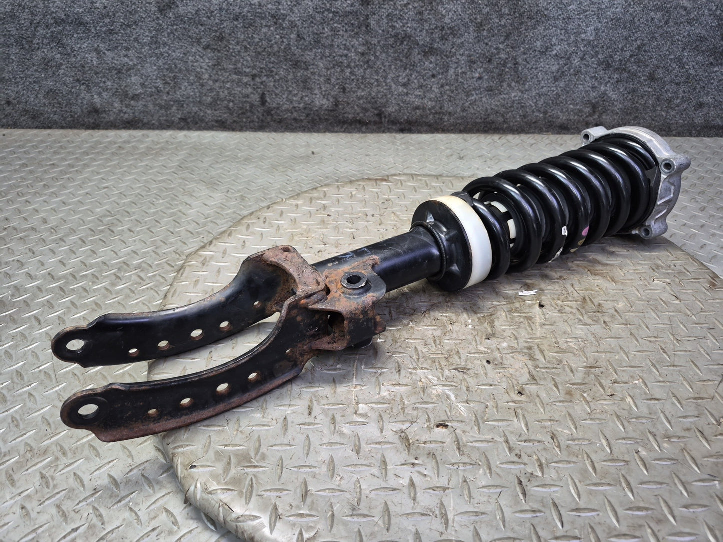07-15 Audi 4L Q7 AWD Set of 2 Front Left & Right Strut Shock Absorber OEM