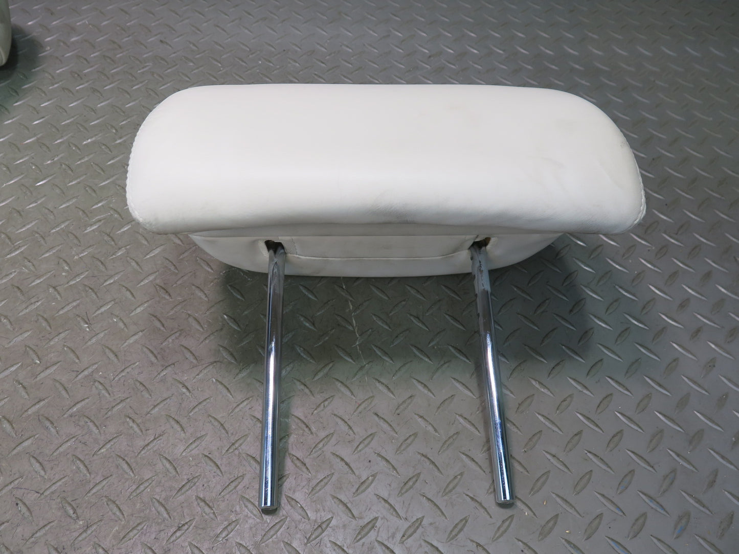 08-12 Lexus UVF46L LS600h Set of 3 Rear Left Center Right Leather Headrest OEM