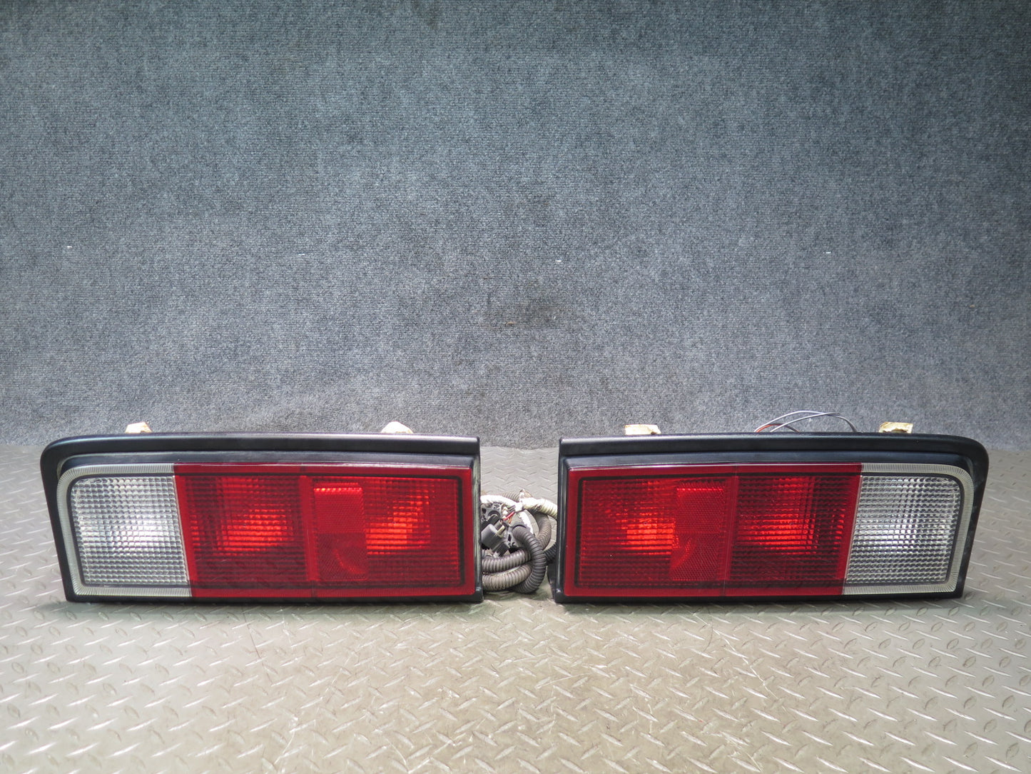 2005-2009 Hummer H2 Rear Left & Right Tail Light Lamp Set of 2