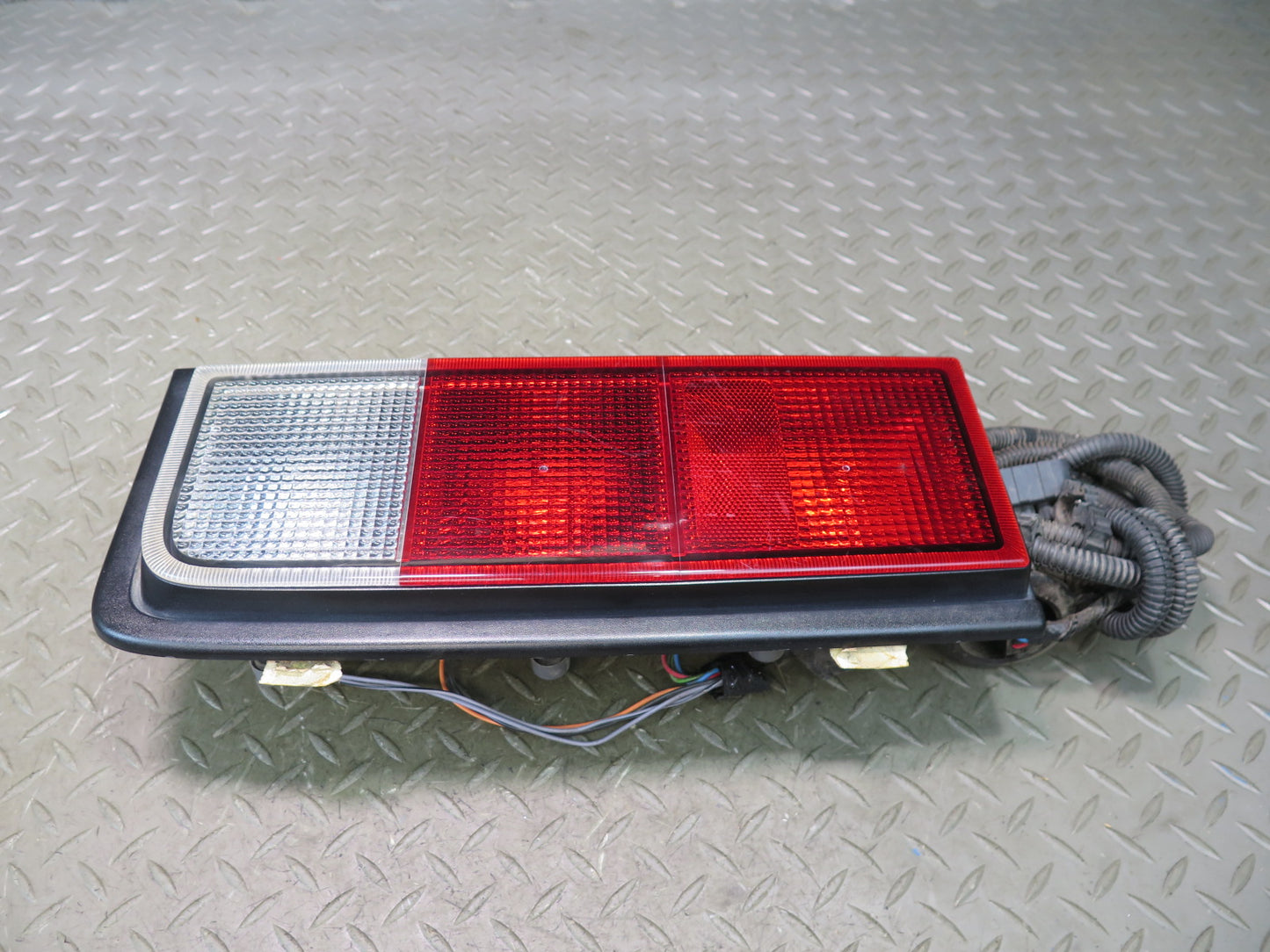 2005-2009 Hummer H2 Rear Left & Right Tail Light Lamp Set of 2