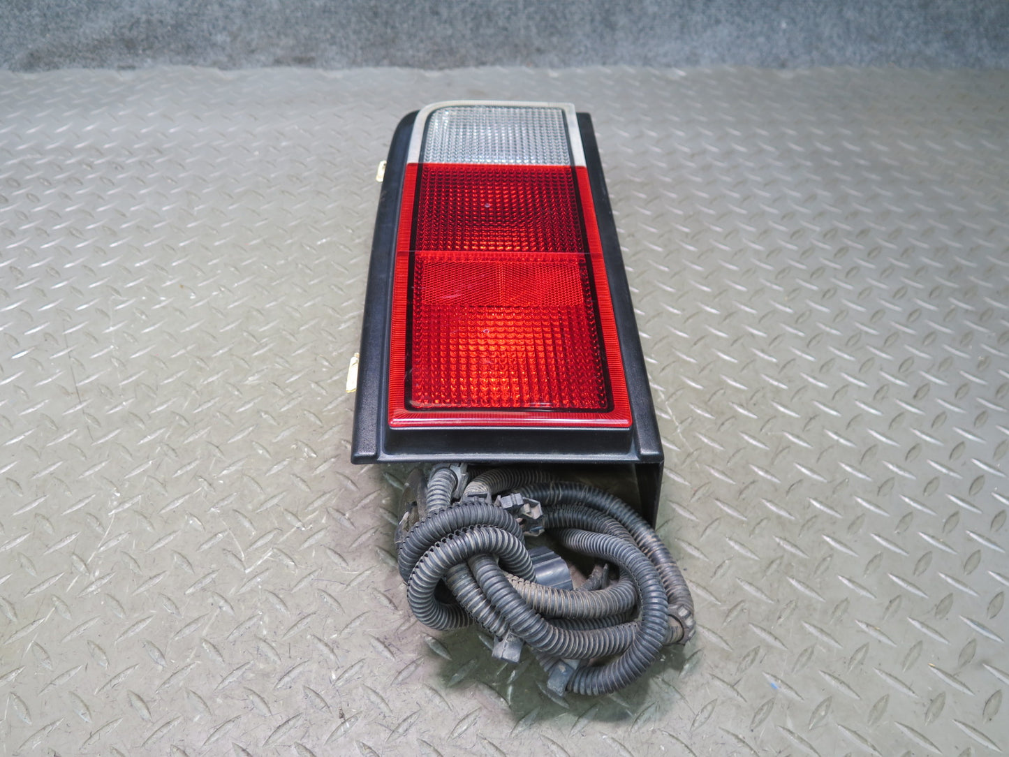 2005-2009 Hummer H2 Rear Left & Right Tail Light Lamp Set of 2
