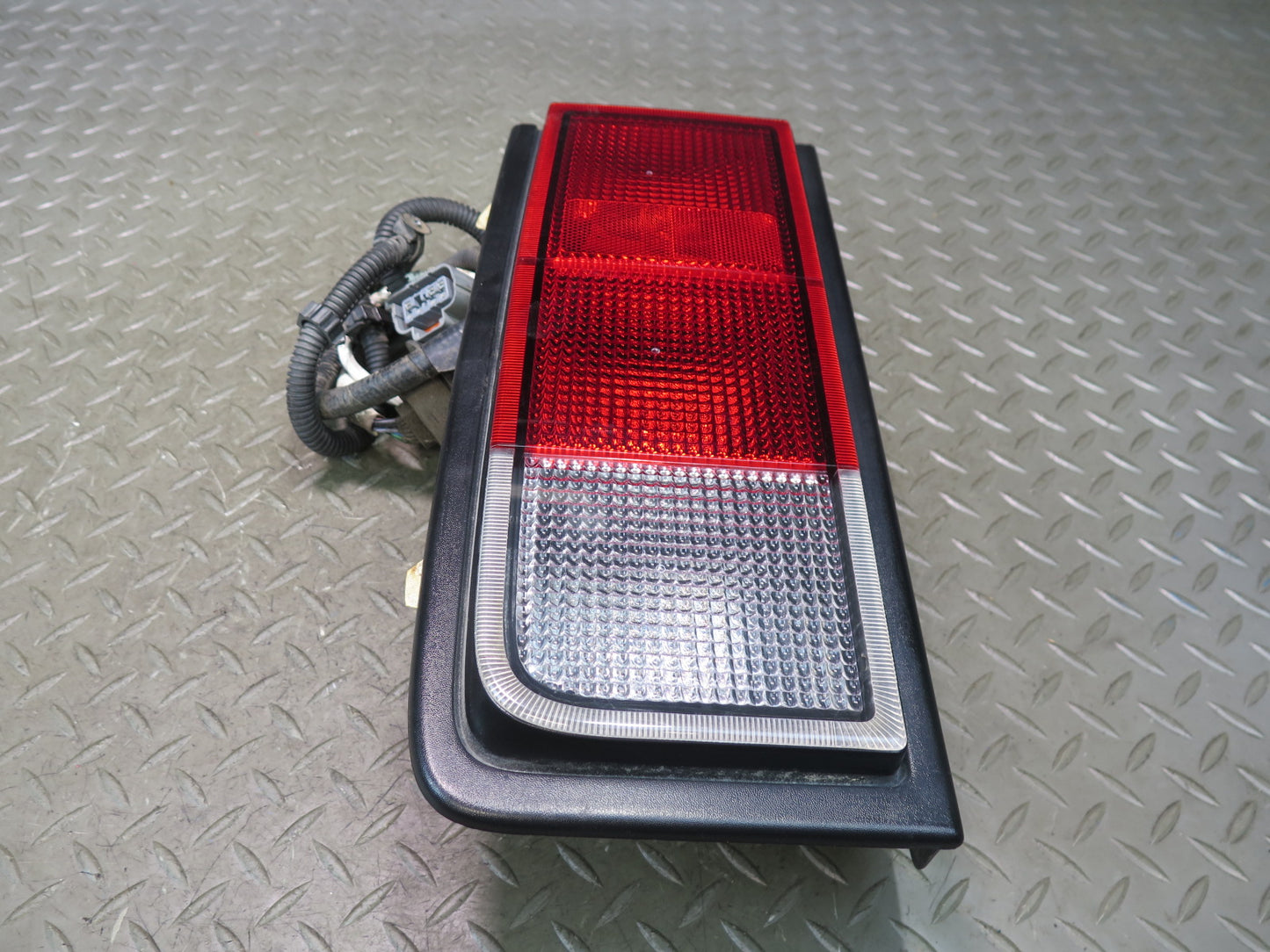 2005-2009 Hummer H2 Rear Left & Right Tail Light Lamp Set of 2