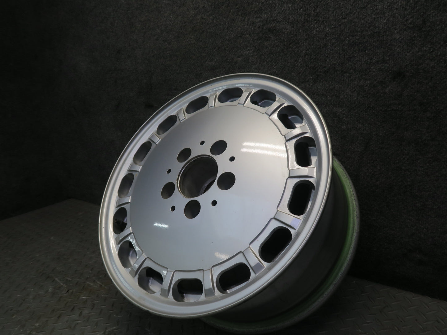 86-89 Mercedes R107 Factory R15 15" Alloy Wheel Rim 15x7J ET25 Silver OEM