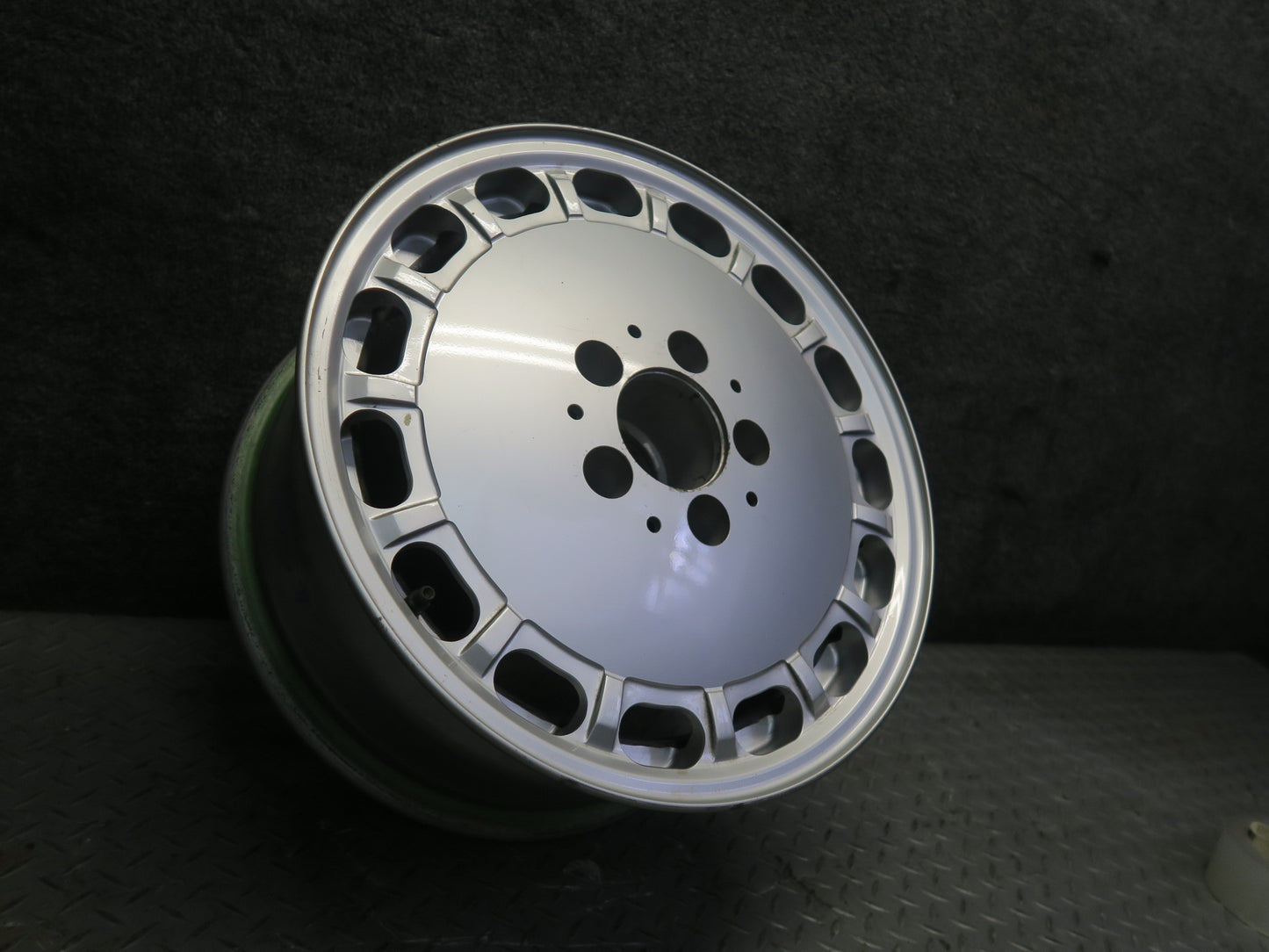 86-89 Mercedes R107 Factory R15 15" Alloy Wheel Rim 15x7J ET25 Silver OEM