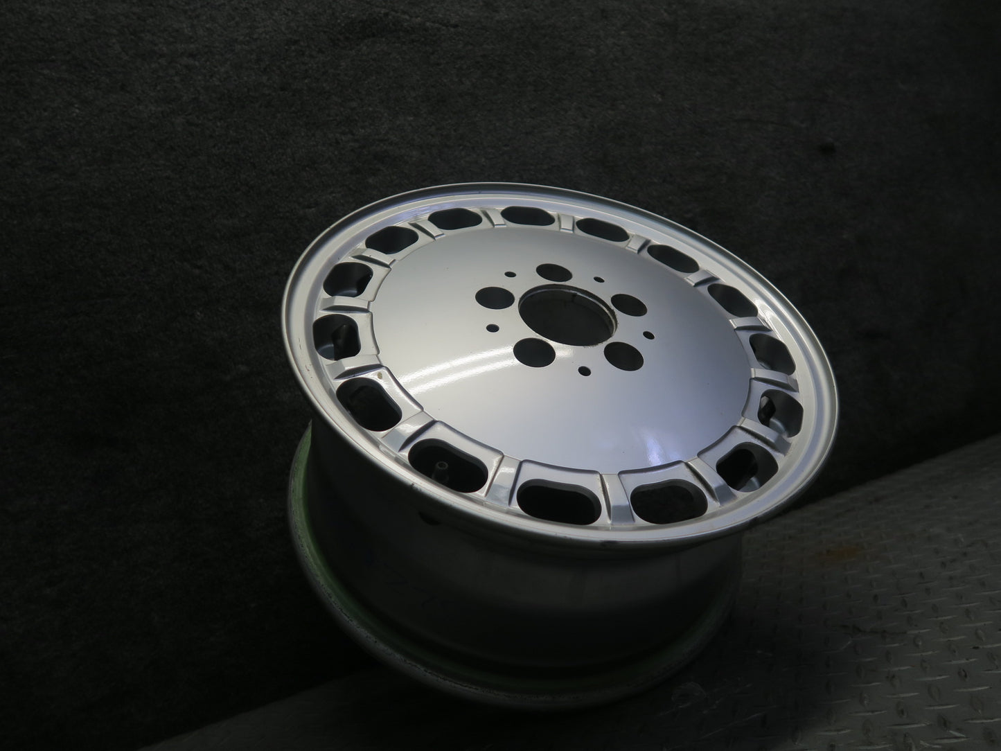 86-89 Mercedes R107 Factory R15 15" Alloy Wheel Rim 15x7J ET25 Silver OEM