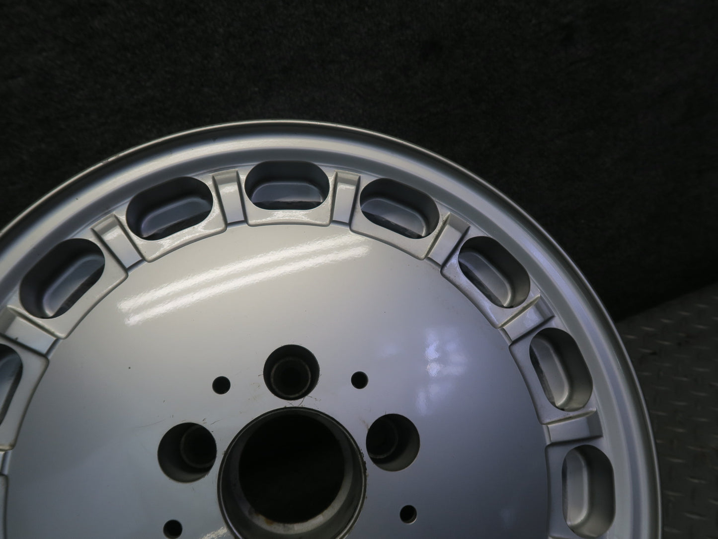86-89 Mercedes R107 Factory R15 15" Alloy Wheel Rim 15x7J ET25 Silver OEM