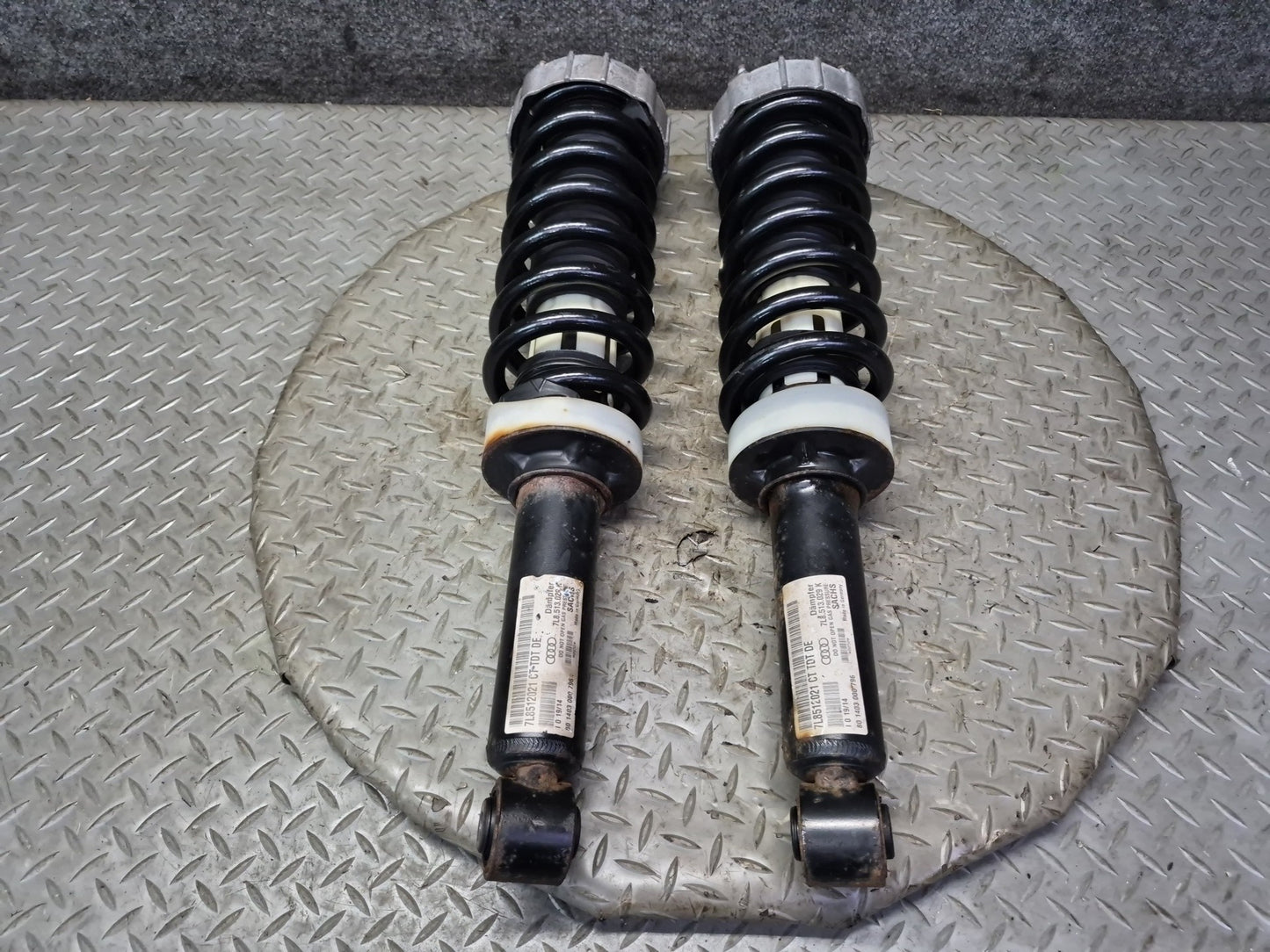 07-15 Audi 4L Q7 AWD Set of 2 Rear Left & Right Strut Shock Absorber OEM