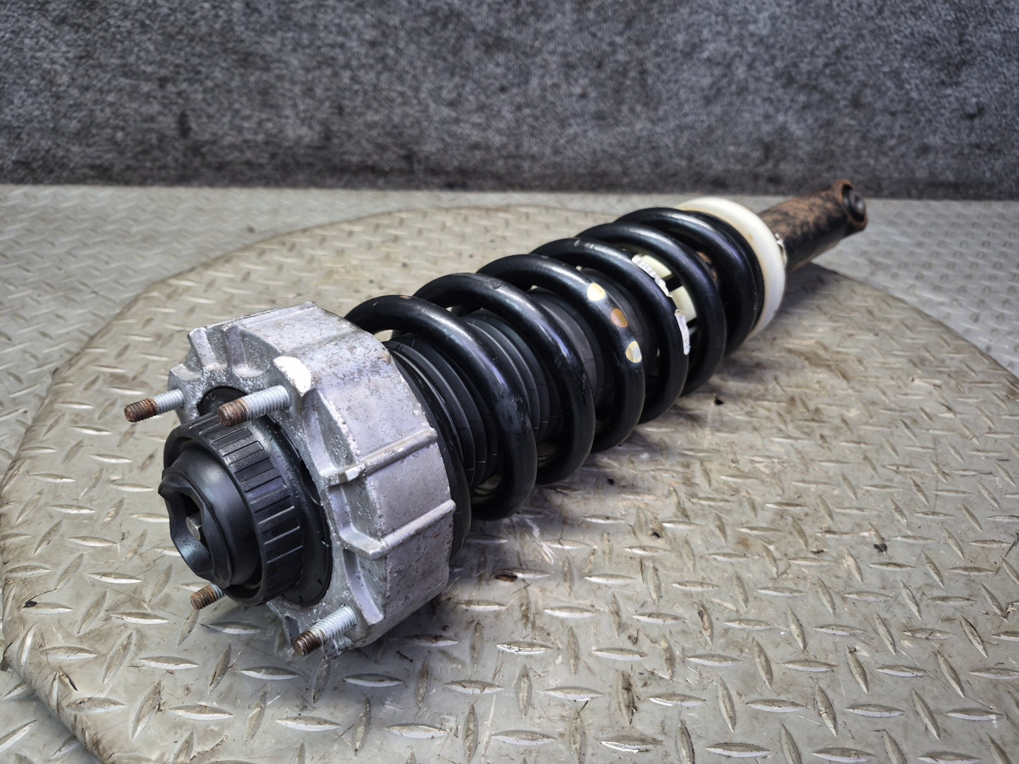 07-15 Audi 4L Q7 AWD Set of 2 Rear Left & Right Strut Shock Absorber OEM