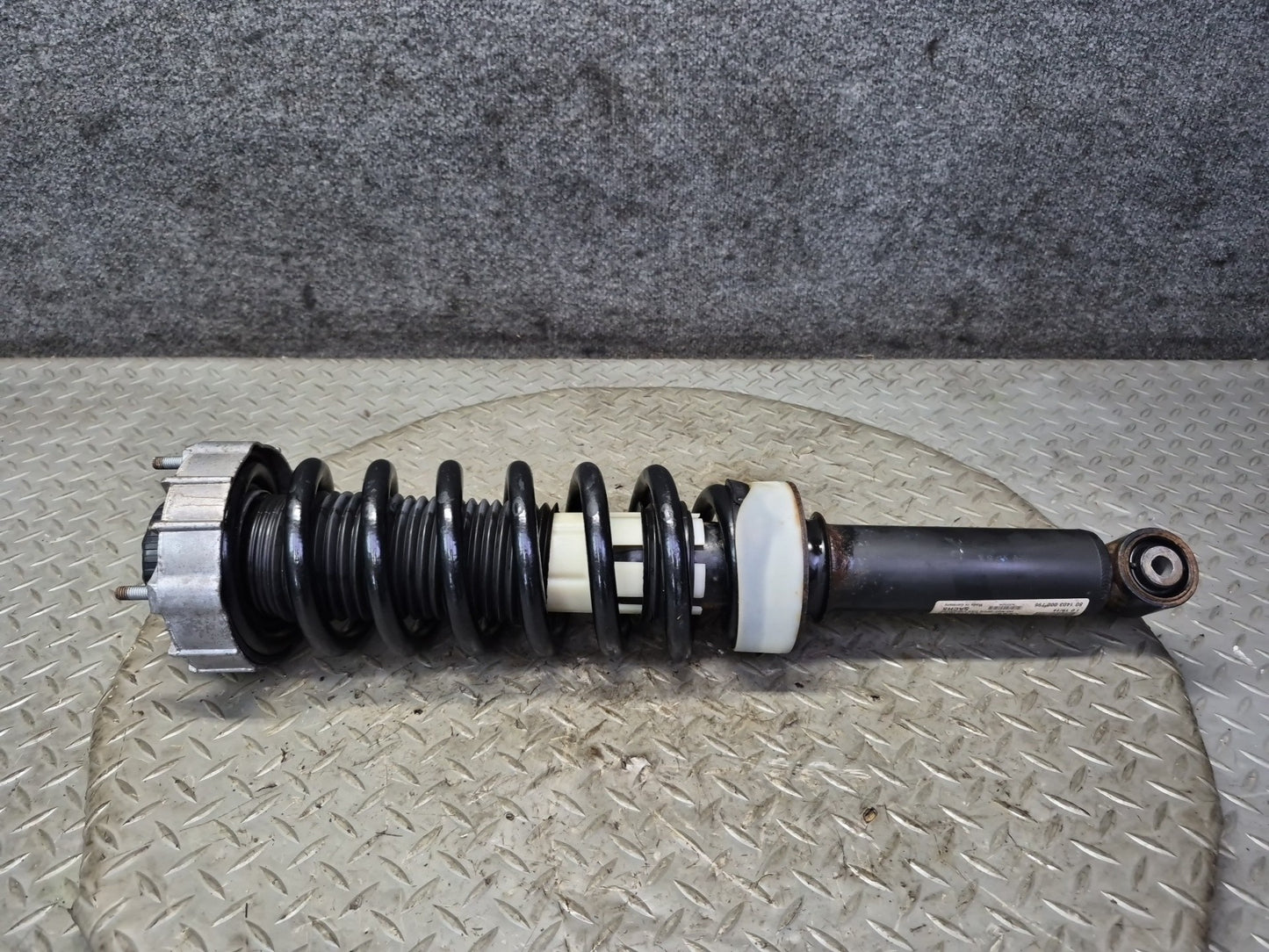 07-15 Audi 4L Q7 AWD Set of 2 Rear Left & Right Strut Shock Absorber OEM