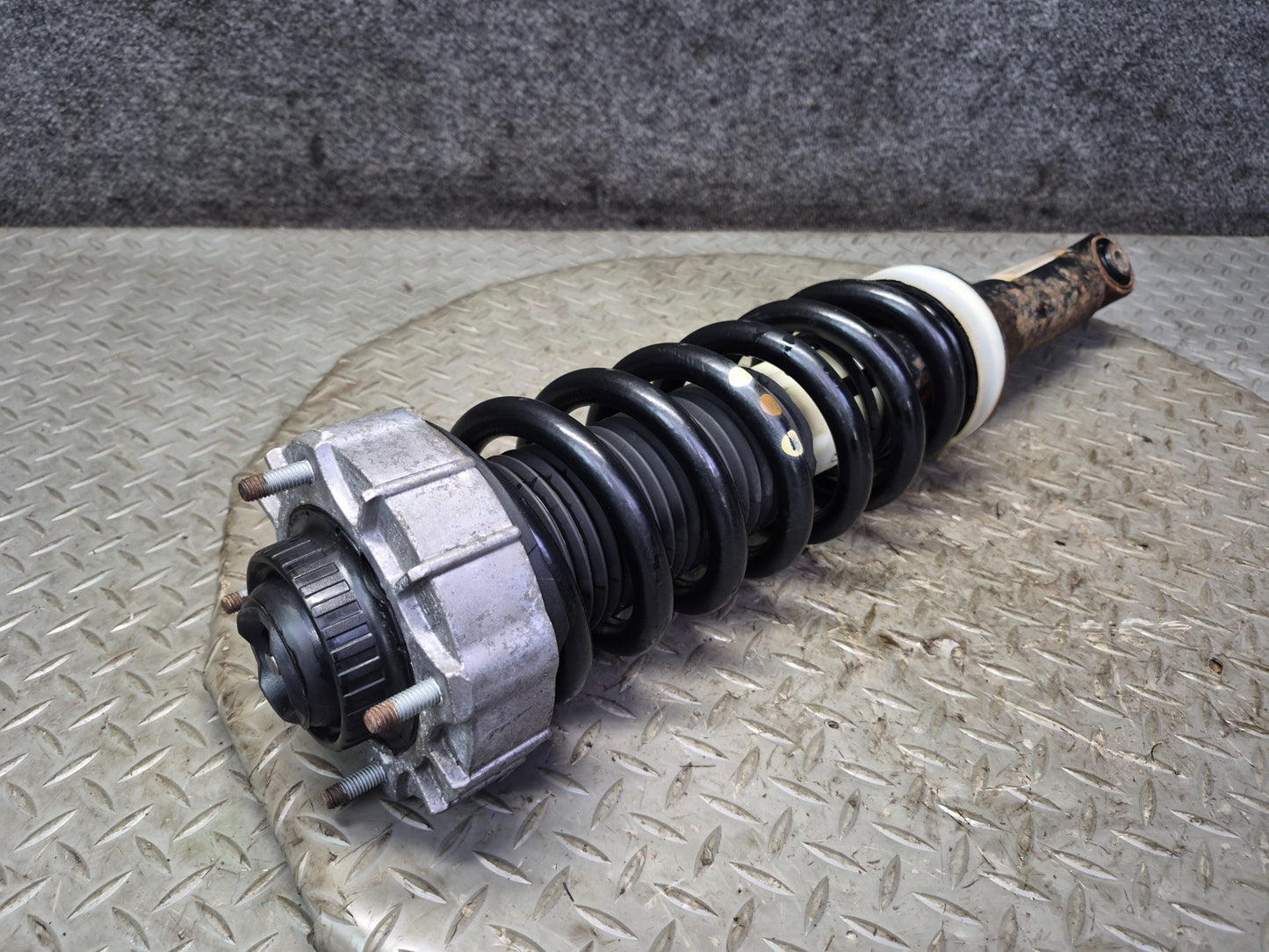 07-15 Audi 4L Q7 AWD Set of 2 Rear Left & Right Strut Shock Absorber OEM
