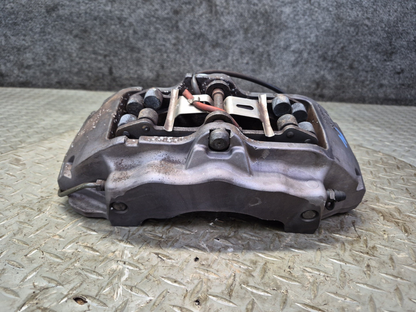 11-15 Audi 4L Q7 Set of 2 Front Left & Right Brembo Brake Caliper OEM