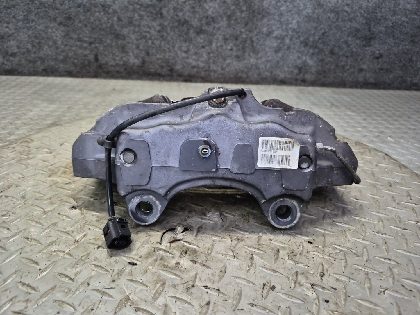 11-15 Audi 4L Q7 Set of 2 Front Left & Right Brembo Brake Caliper OEM