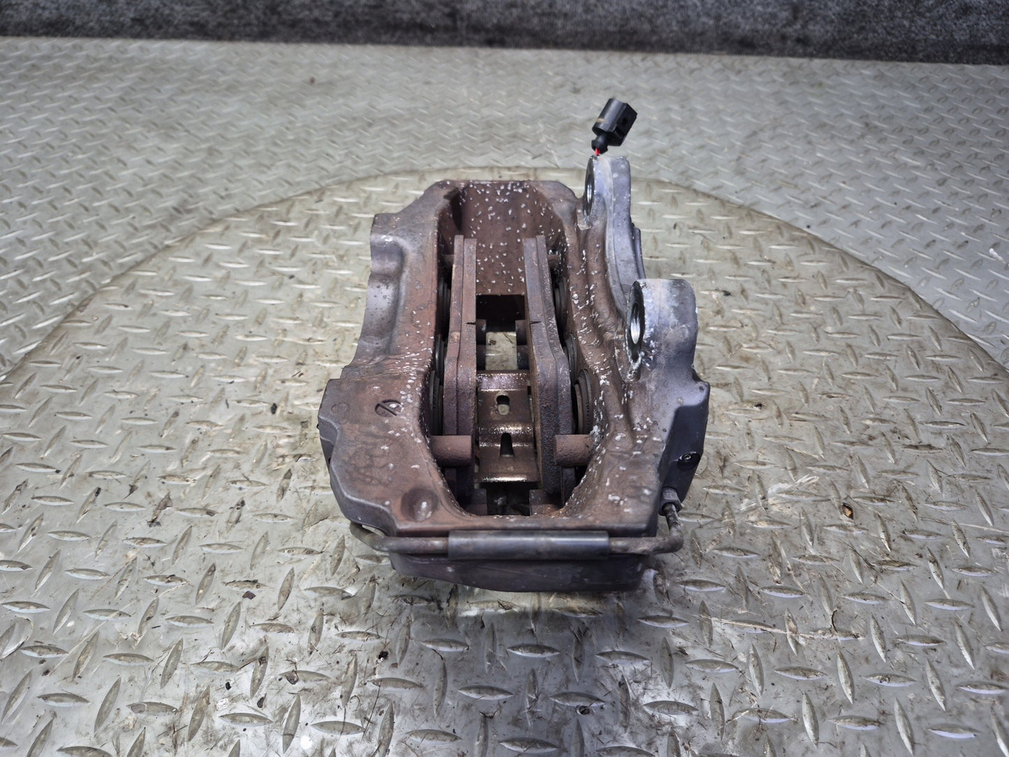 11-15 Audi 4L Q7 Set of 2 Front Left & Right Brembo Brake Caliper OEM