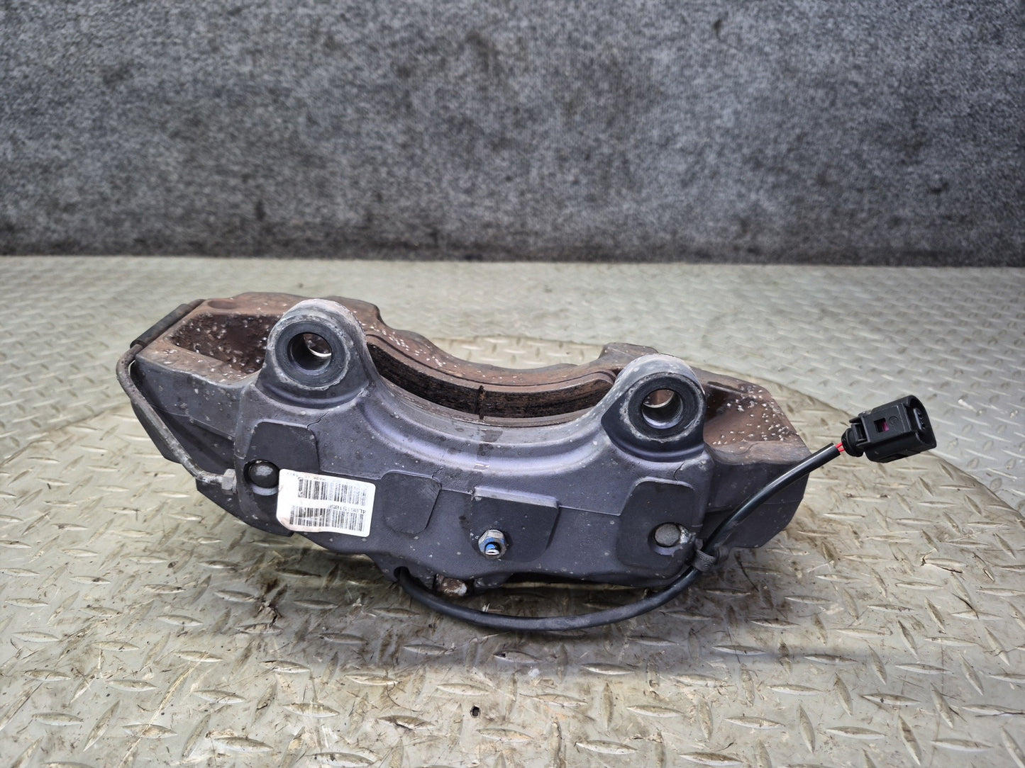 11-15 Audi 4L Q7 Set of 2 Front Left & Right Brembo Brake Caliper OEM