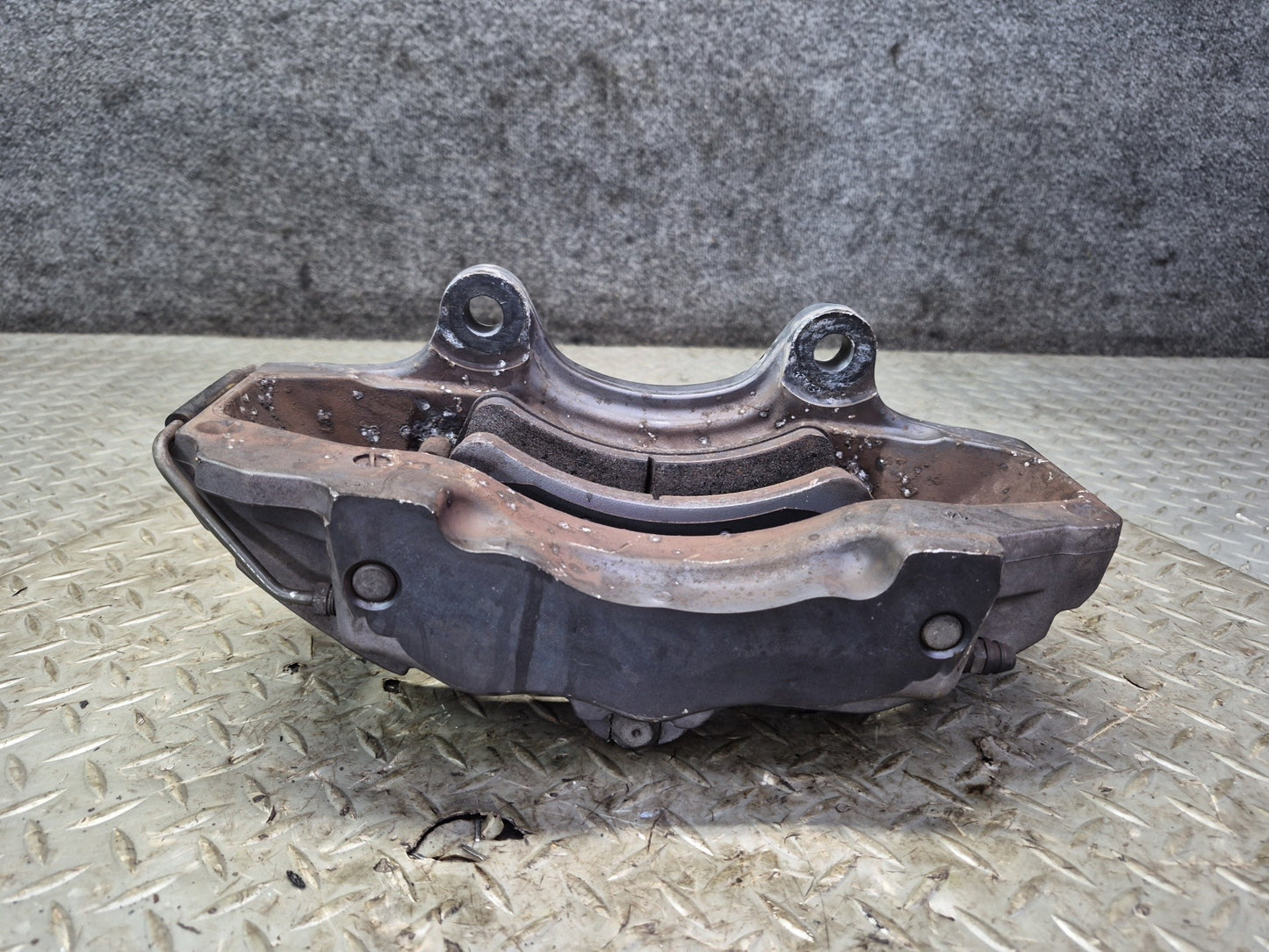 11-15 Audi 4L Q7 Set of 2 Front Left & Right Brembo Brake Caliper OEM
