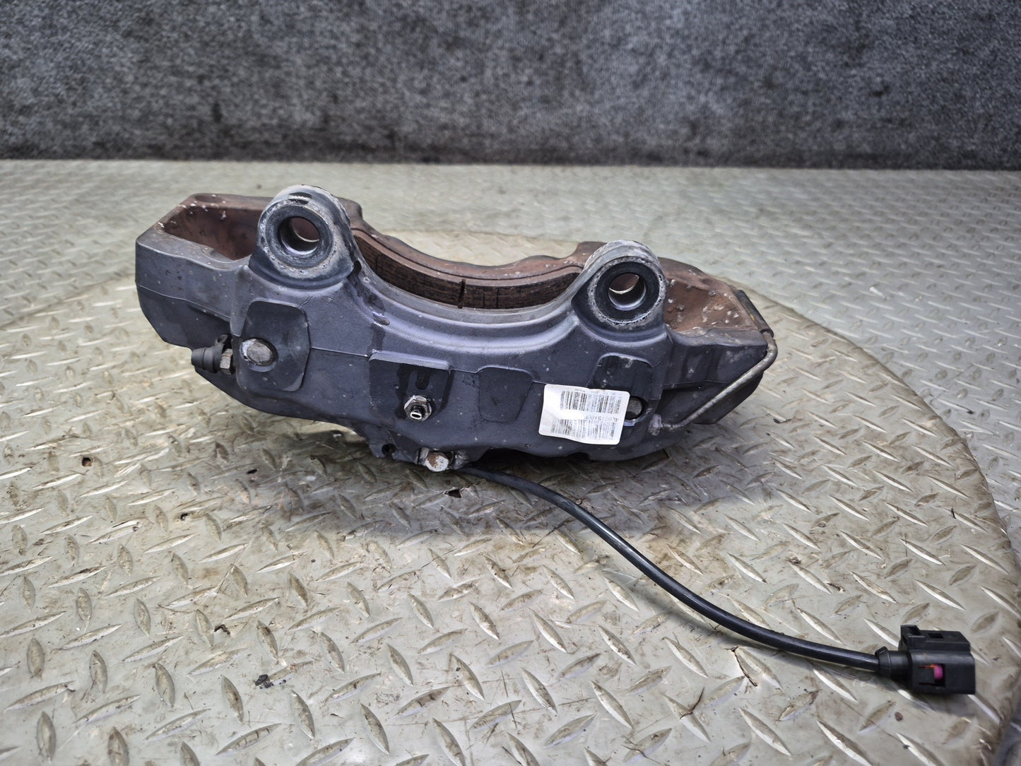 11-15 Audi 4L Q7 Set of 2 Front Left & Right Brembo Brake Caliper OEM