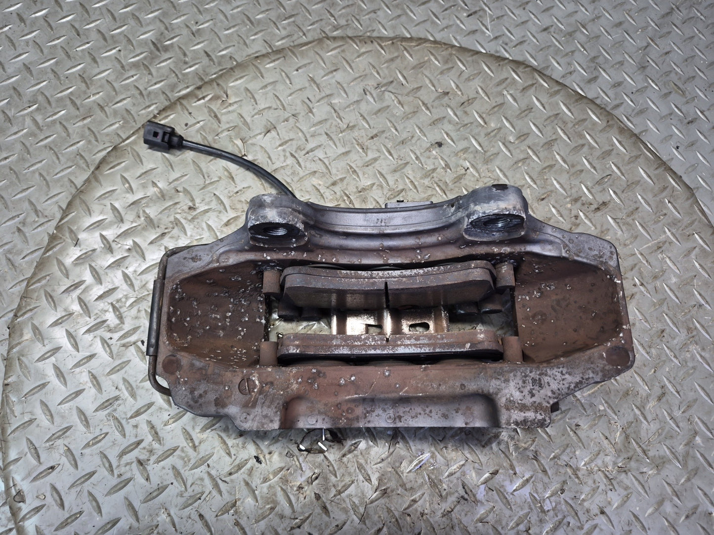 11-15 Audi 4L Q7 Set of 2 Front Left & Right Brembo Brake Caliper OEM