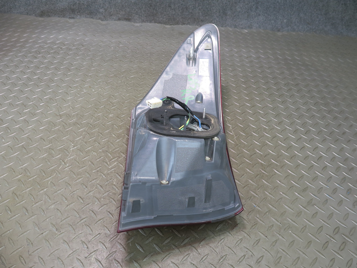 08-09 Lexus UVF46L LS600h Set of 2 Rear Left & Right Outer Tail Light Lamp OEM
