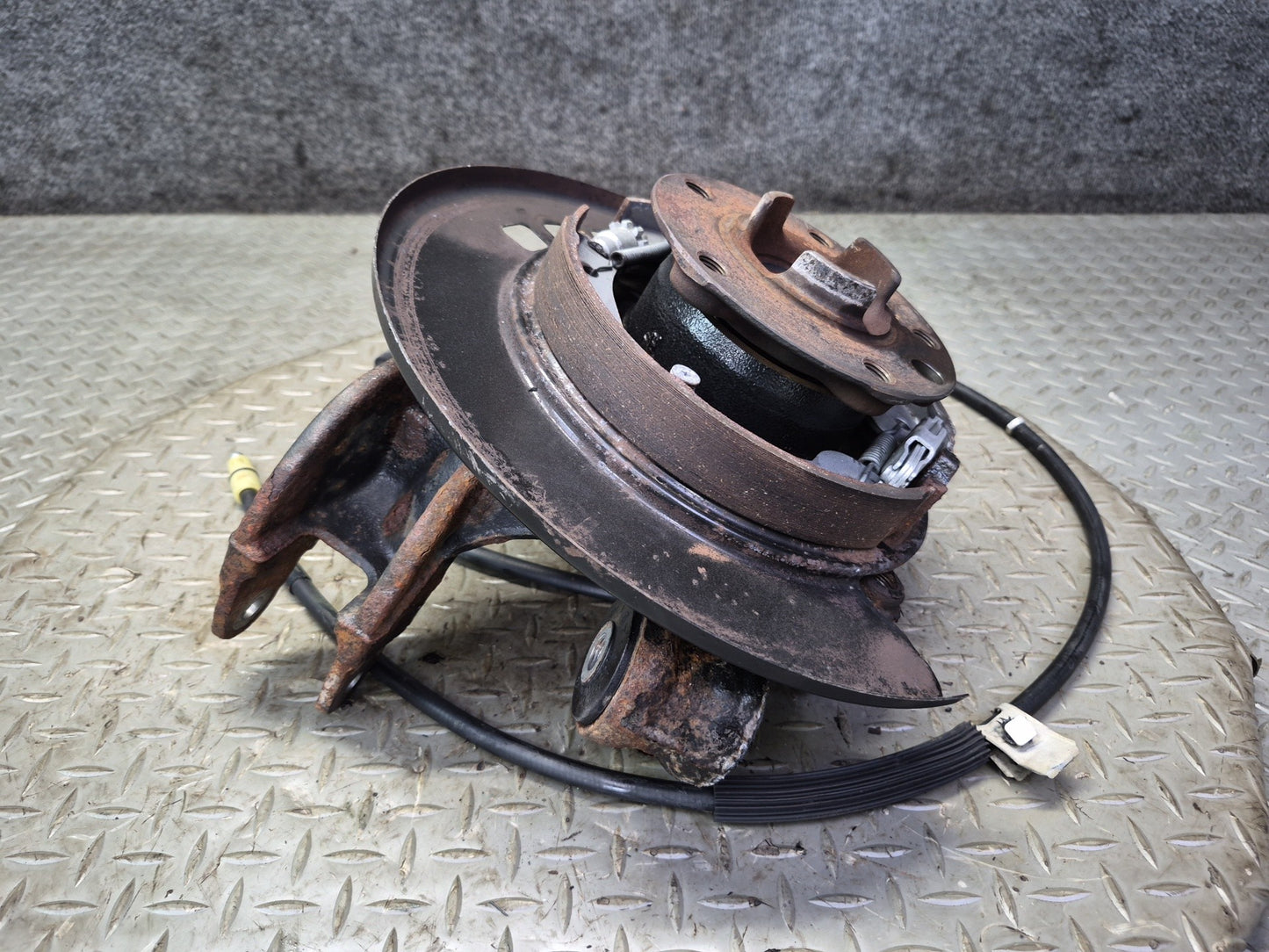 11-15 Audi 4L Q7 AWD Rear Right Spindle Knuckle Wheel Hub Bearing OEM