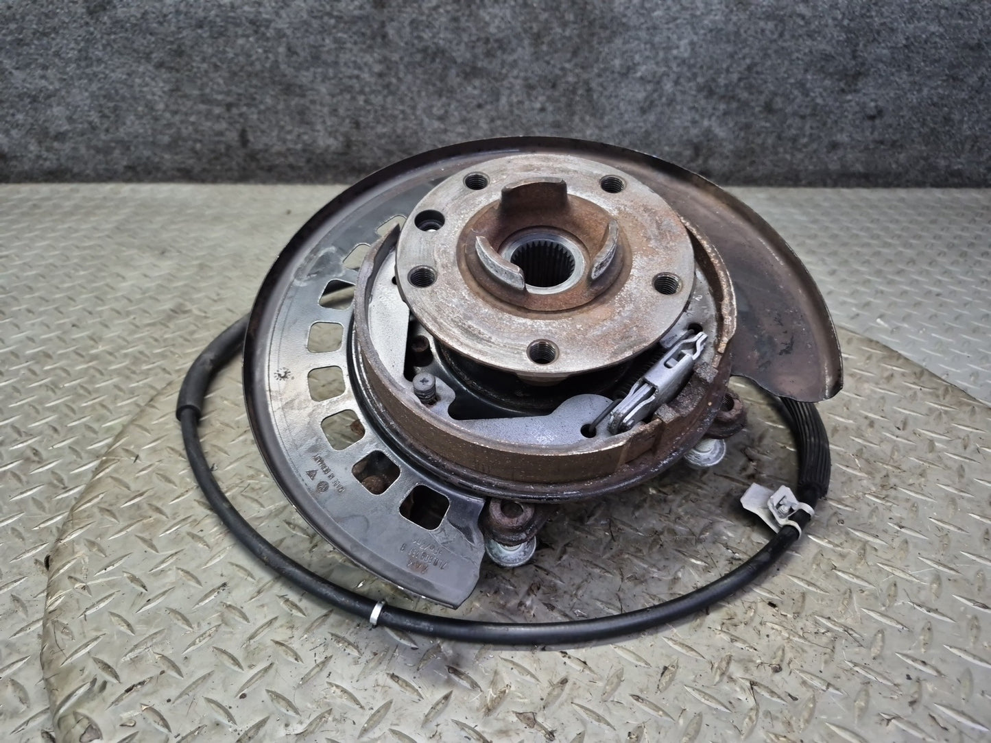 11-15 Audi Q7 4L AWD Rear Left Spindle Knuckle Wheel Hub Bearing OEM