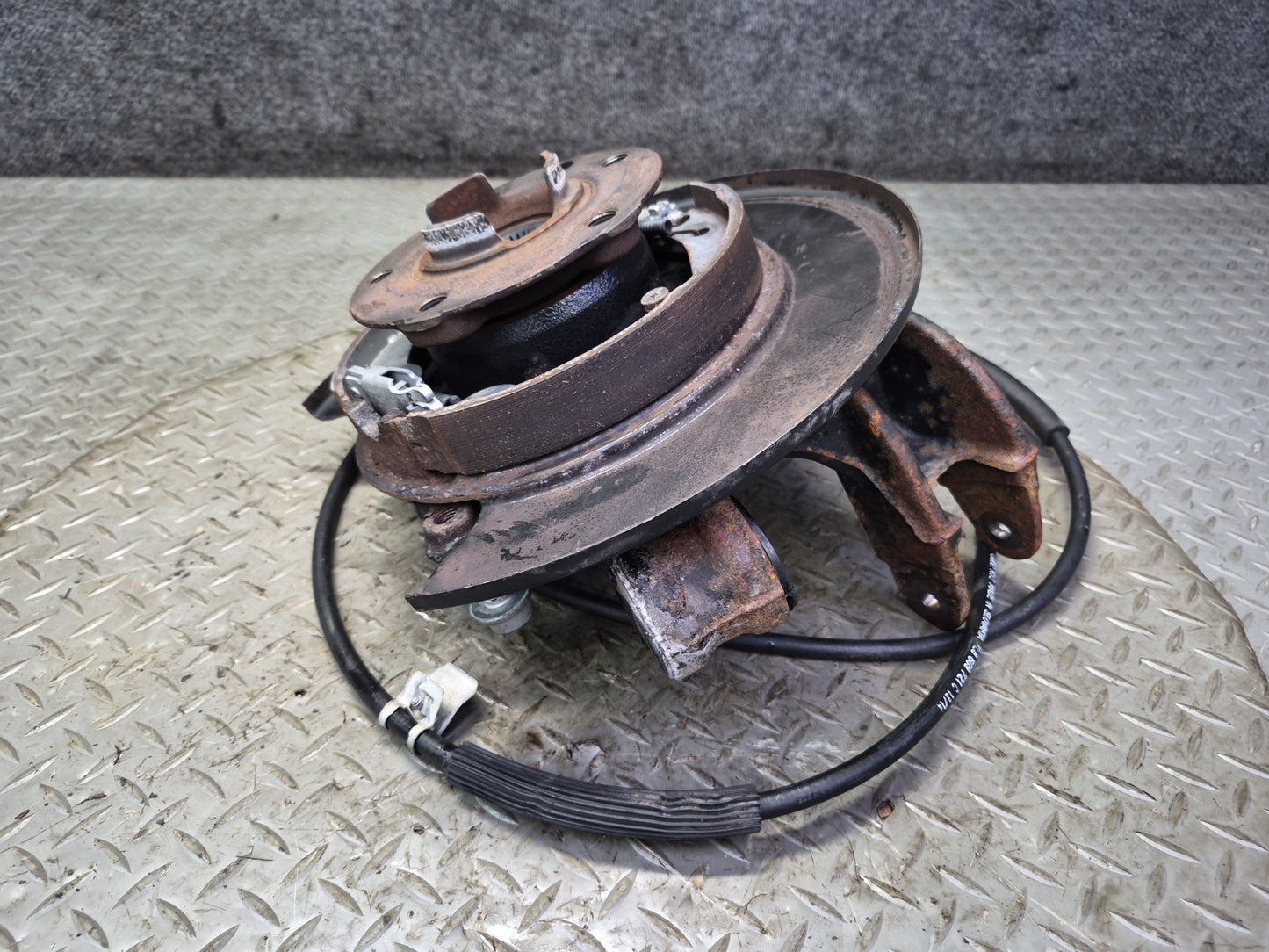 11-15 Audi Q7 4L AWD Rear Left Spindle Knuckle Wheel Hub Bearing OEM