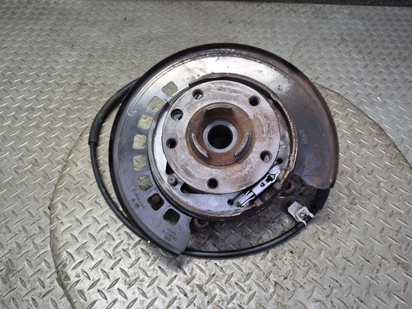 11-15 Audi Q7 4L AWD Rear Left Spindle Knuckle Wheel Hub Bearing OEM