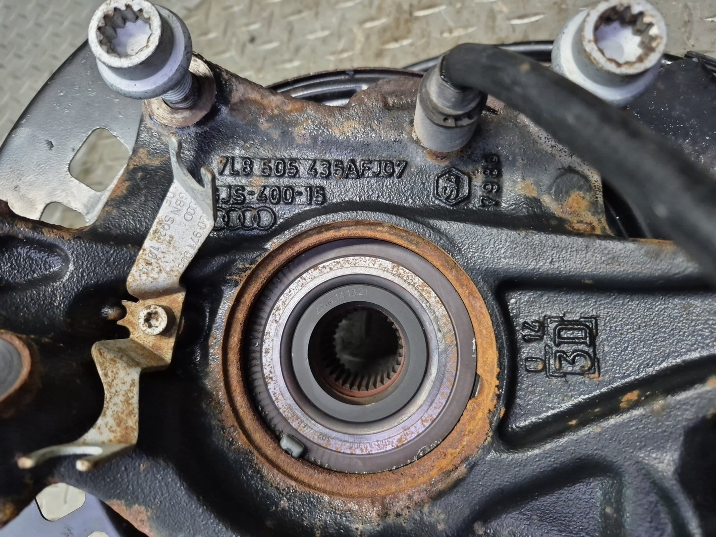 11-15 Audi Q7 4L AWD Rear Left Spindle Knuckle Wheel Hub Bearing OEM