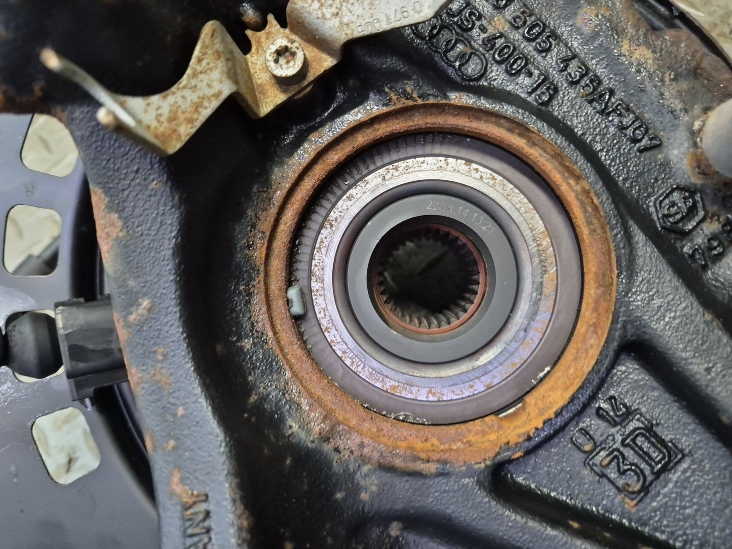 11-15 Audi Q7 4L AWD Rear Left Spindle Knuckle Wheel Hub Bearing OEM