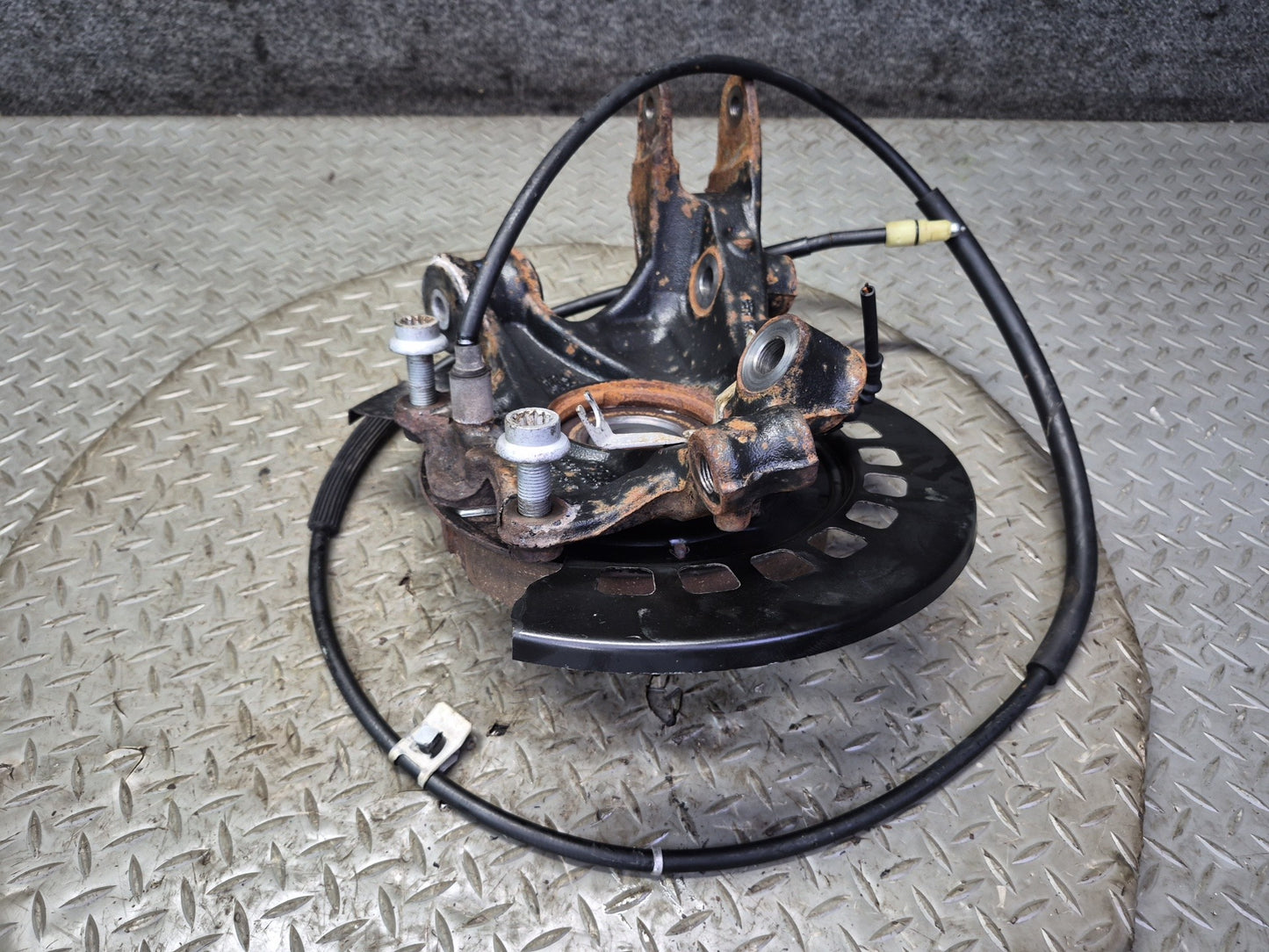11-15 Audi Q7 4L AWD Rear Left Spindle Knuckle Wheel Hub Bearing OEM