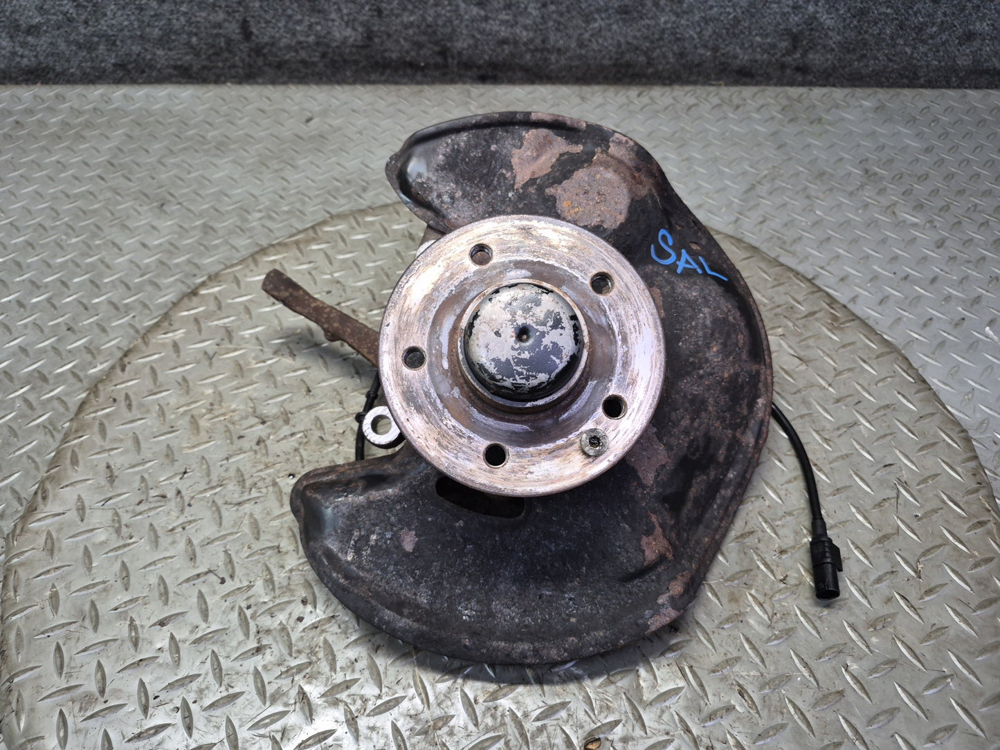 96-02 Mercedes R129 SL500 SL600 Front Left Spindle Knuckle Wheel Hub Bearing OEM