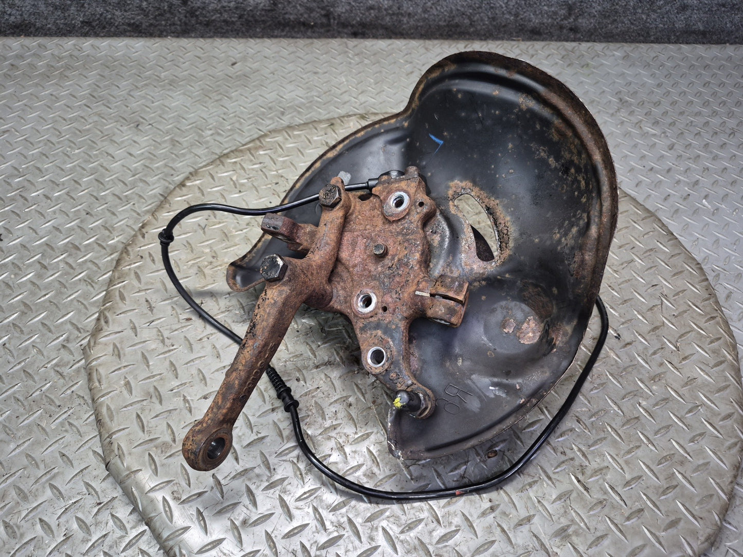96-02 Mercedes R129 SL500 SL600 Front Left Spindle Knuckle Wheel Hub Bearing OEM