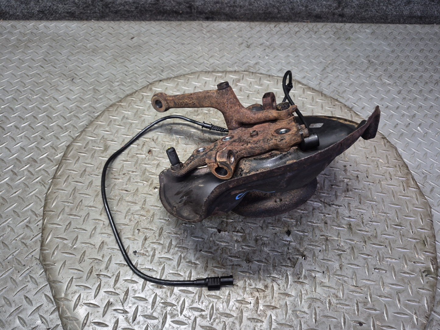 96-02 Mercedes R129 SL500 SL600 Front Left Spindle Knuckle Wheel Hub Bearing OEM